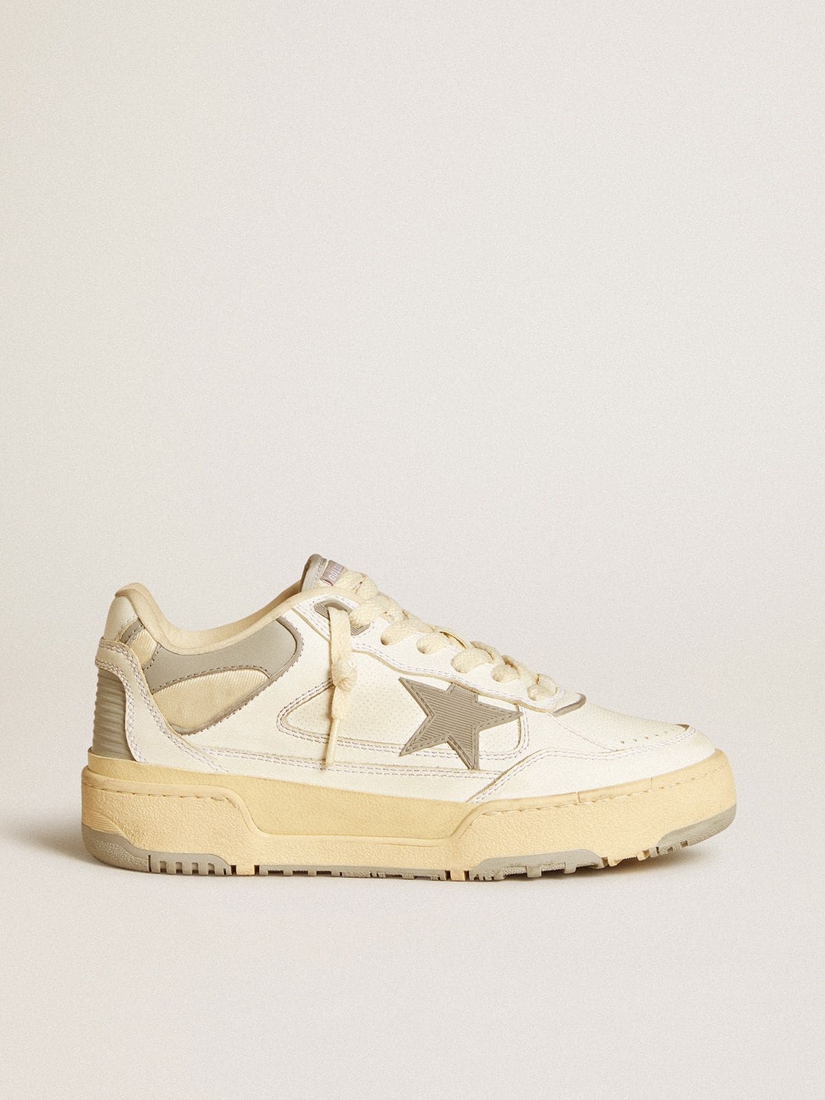 Golden Goose Women’s Forty2 with grey star and white leather heel tab