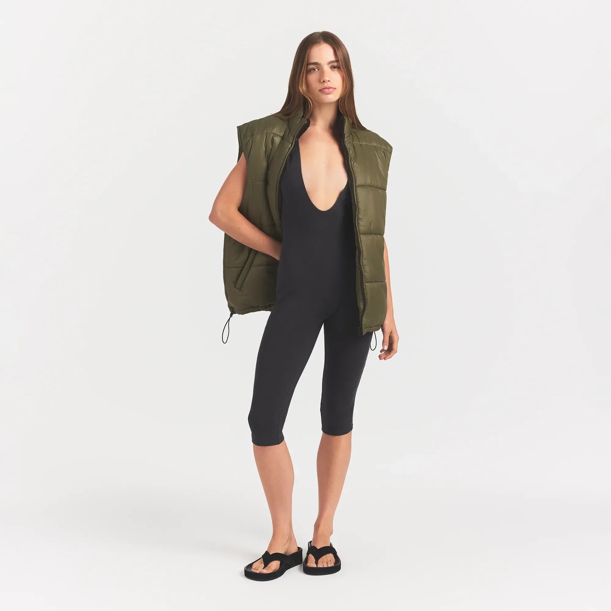 SKIMS LIGHTWEIGHT PUFFER OVERBedenD VEST | OLIVE