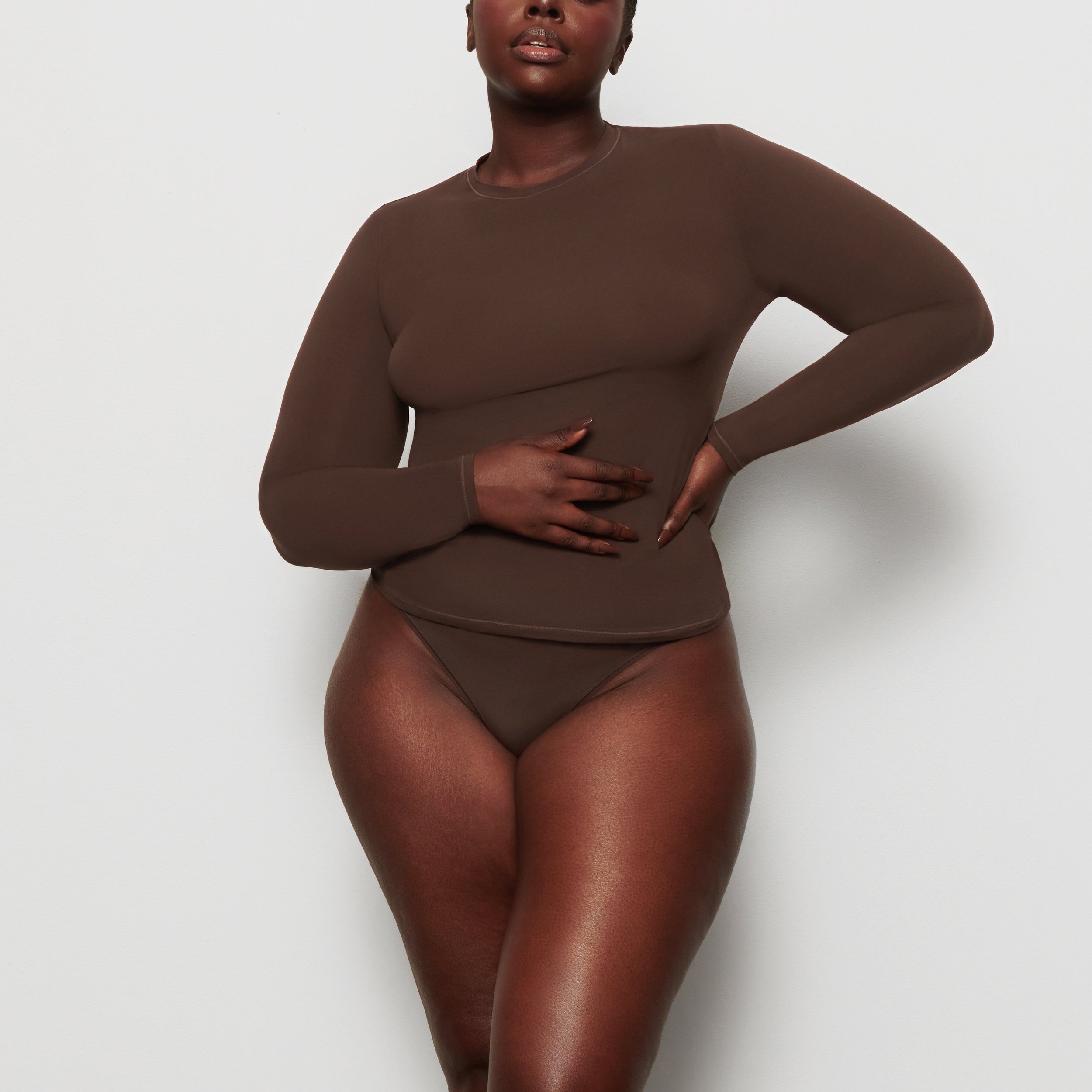 SKIMS FITS EVERYBODY LONG SLEEVE T-SHIRT | COCOA