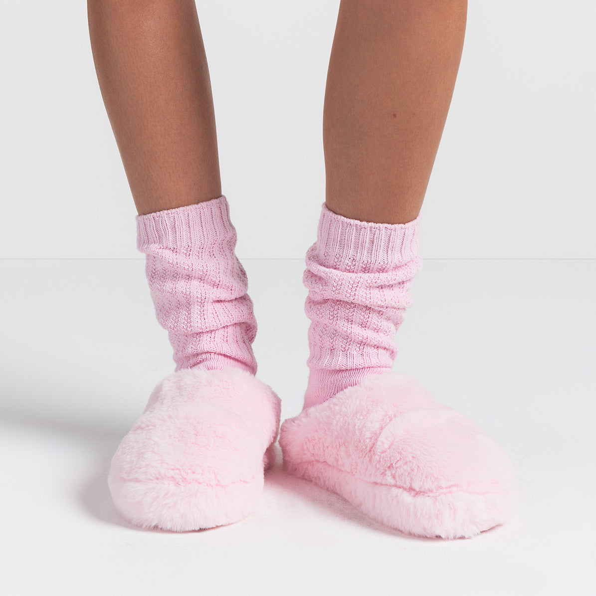 SKIMS FAUX FUR SLIPPER | CHERRY BLOSSOM