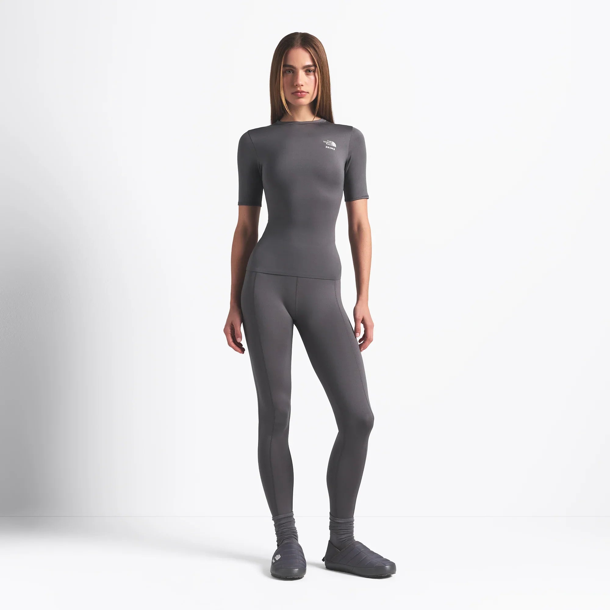 THE NORTH FACE X SKIMS REFINA SHORT SLEEVE TOP | GUNMETAL