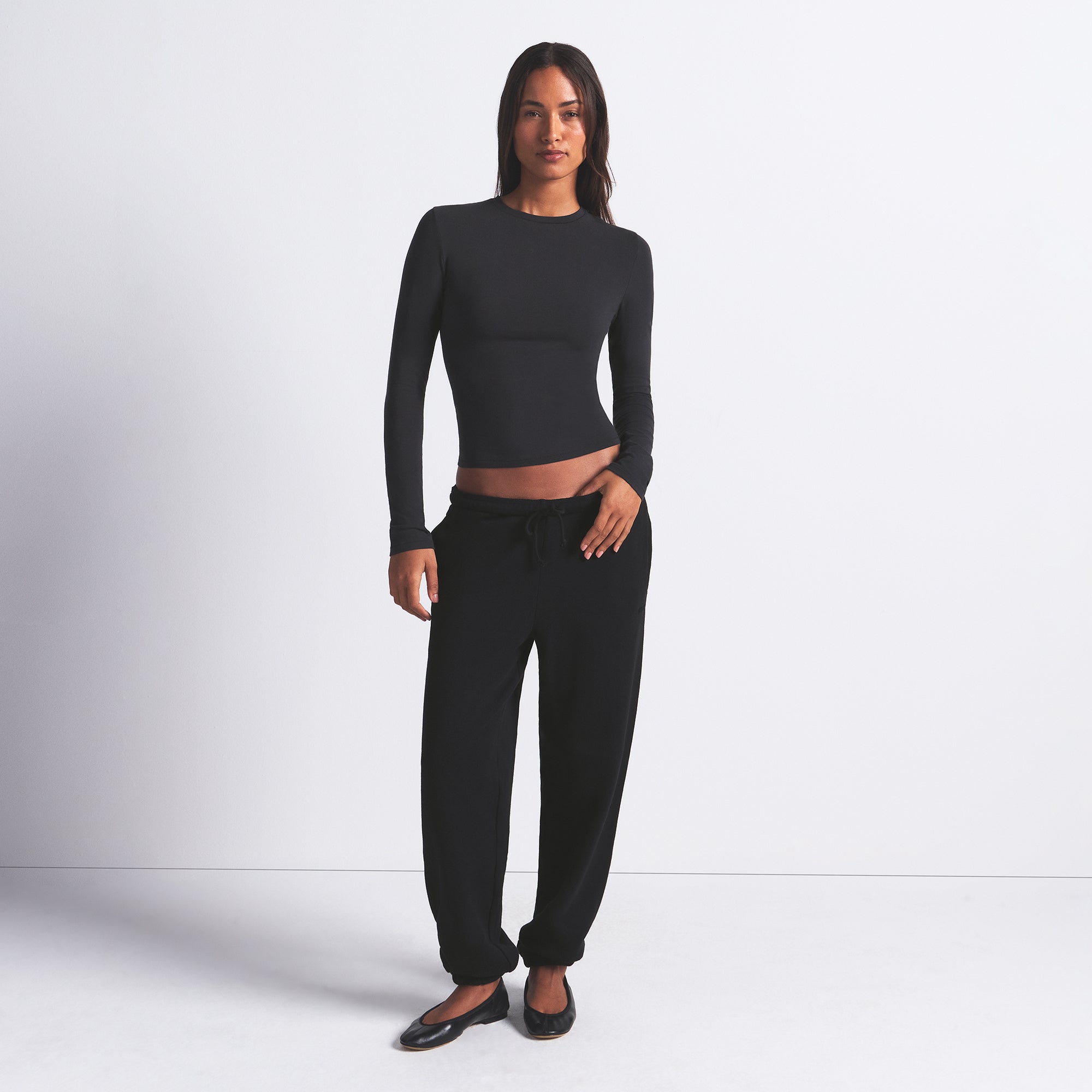 SKIMS COTTON JERSEY LONG SLEEVE T-SHIRT | SOOT