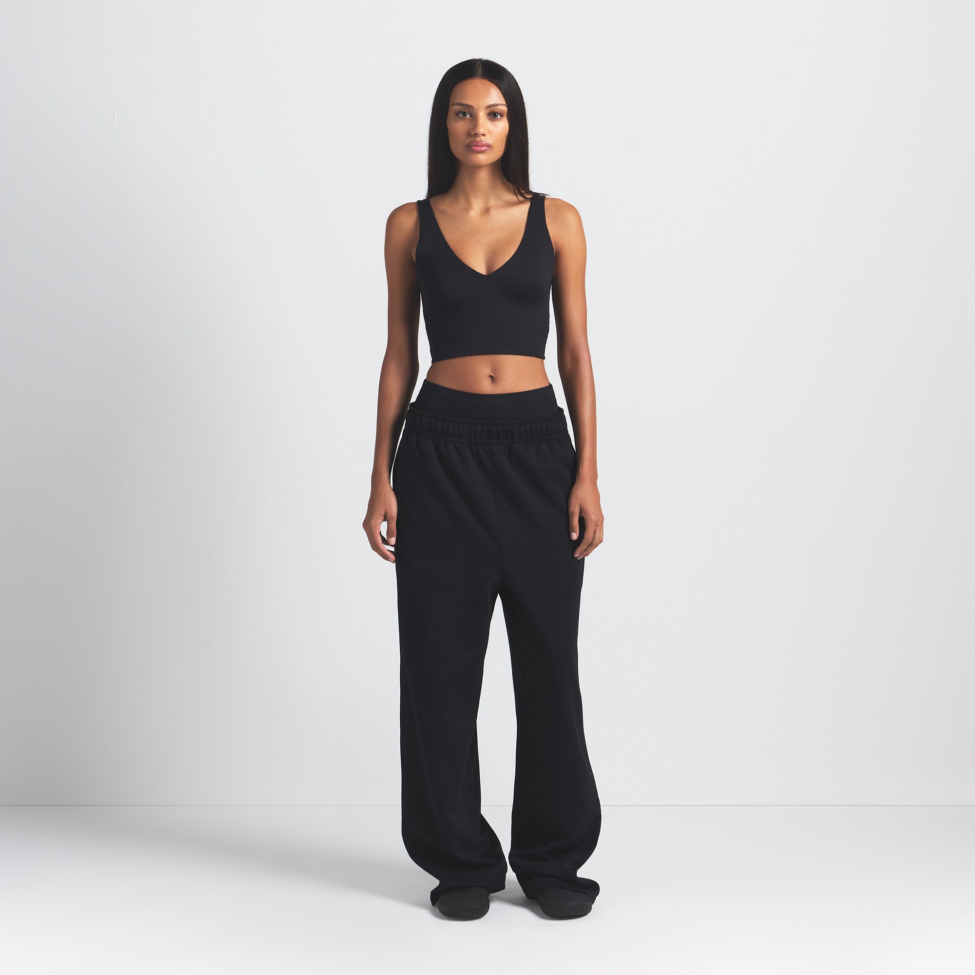 NikeSKIMS MATTE V-NECK BRA TOP | OBSIDIAN
