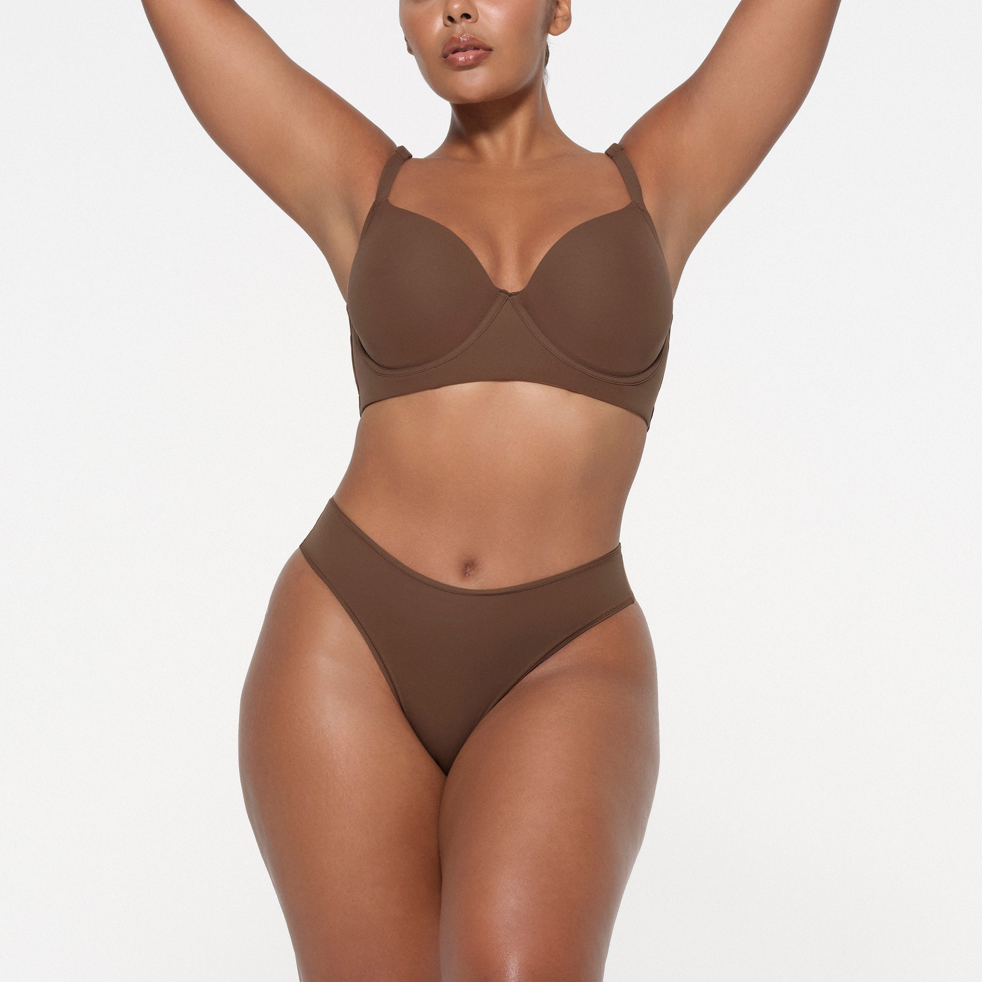 SKIMS FITS EVERYBODY BACK SMOOTHING FULL COVERAGE BRA | JASPER
