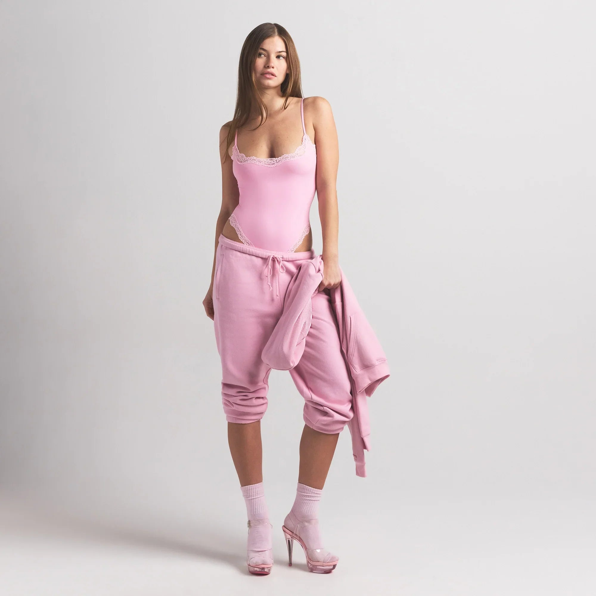 SKIMS FITS EVERYBODY LACE CAMI BODYSUIT | BUBBLE GUM TONAL