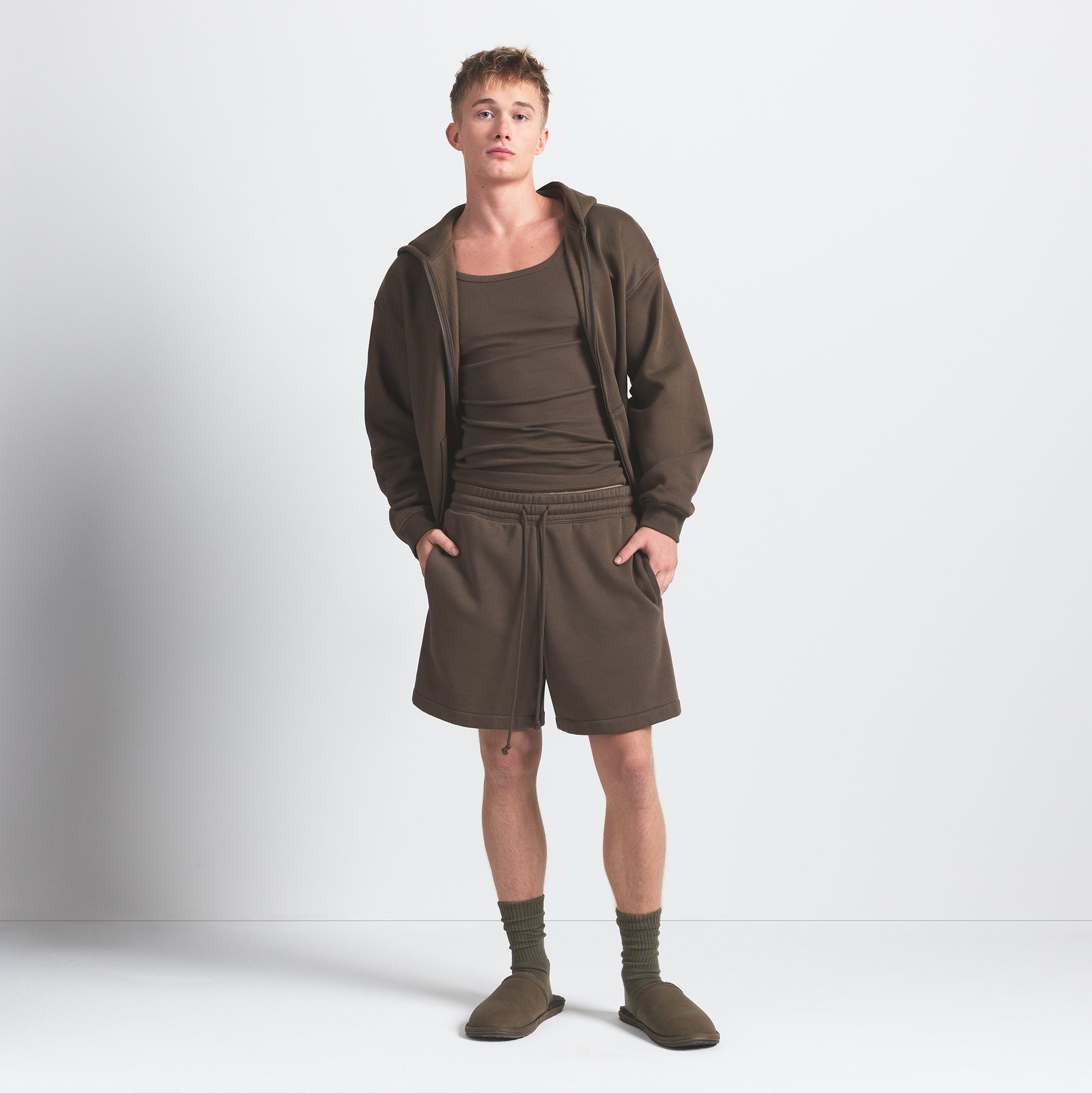SKIMS FLEECE LOUNGE MENS RELAXED SHORT | DRIFTWOOD