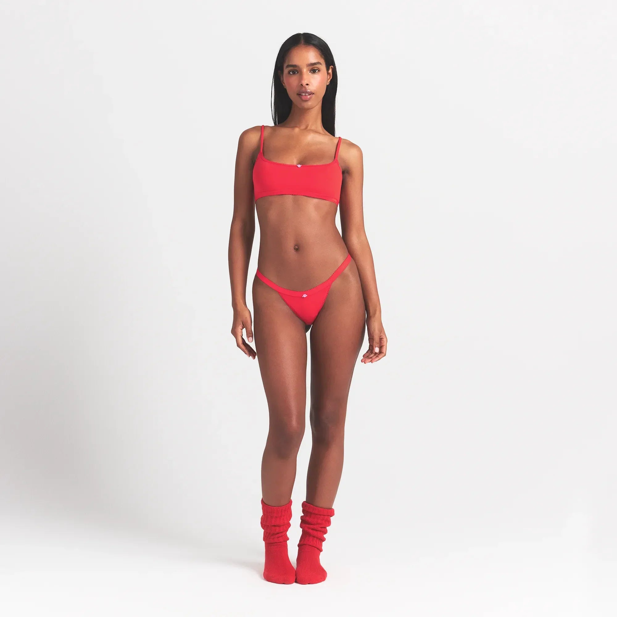 SKIMS LIGHTWEIGHT COTTON LOGO PICOT SCOOP BRALETTE | RUBY TONAL