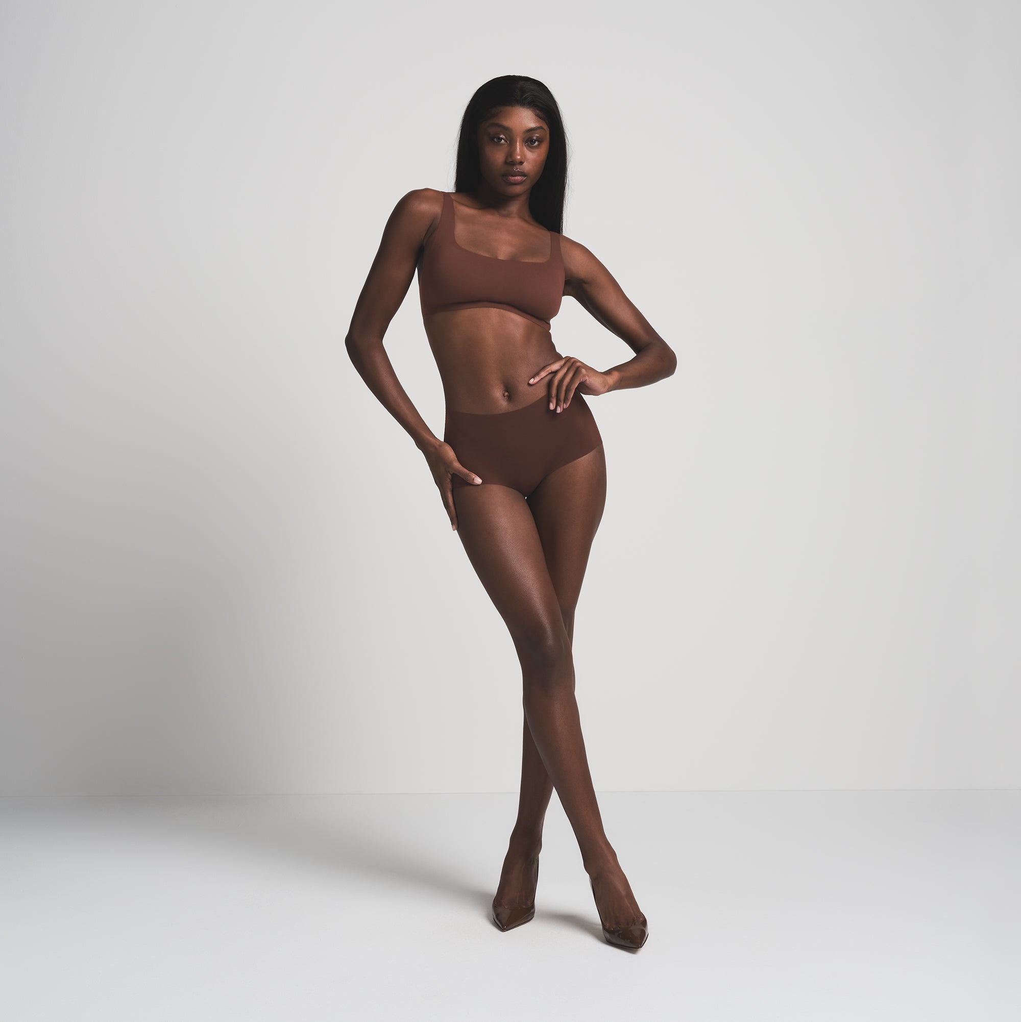 SKIMS NAKED SCOOP BRALETTE | COCOA