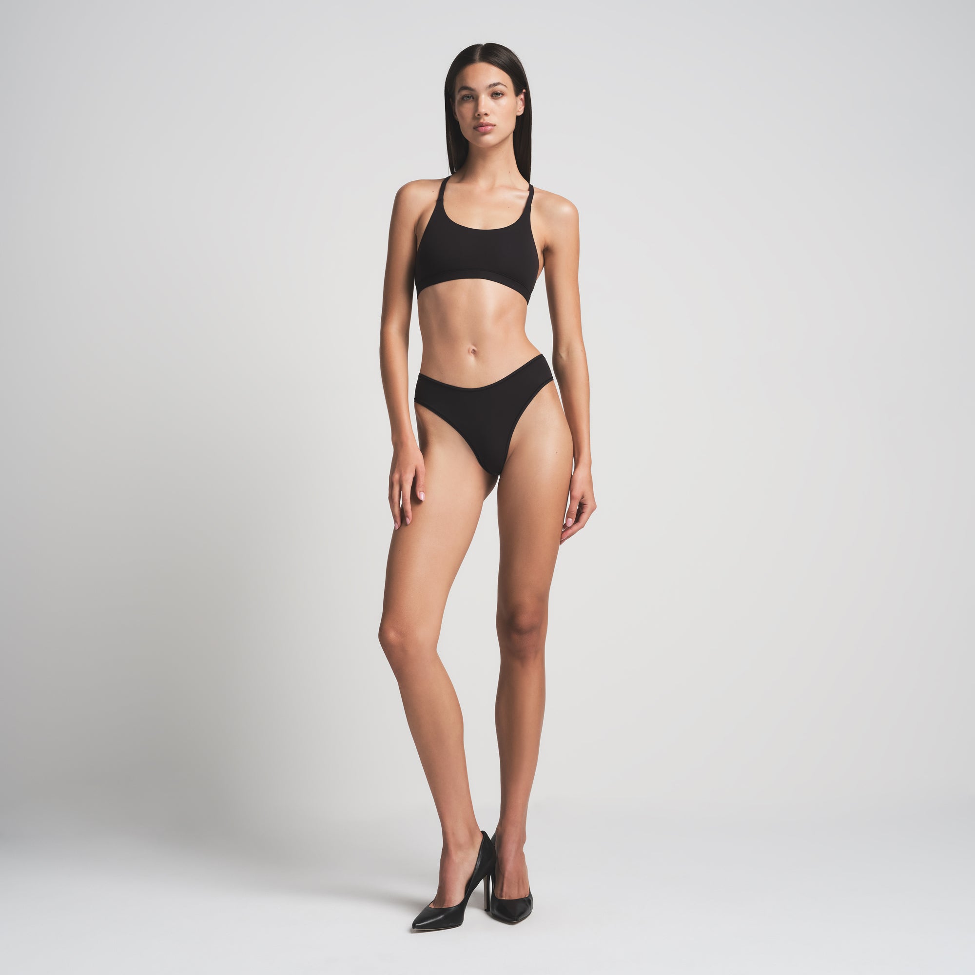 SKIMS FITS EVERYBODY RACERBACK SCOOP BRALETTE | ONYX