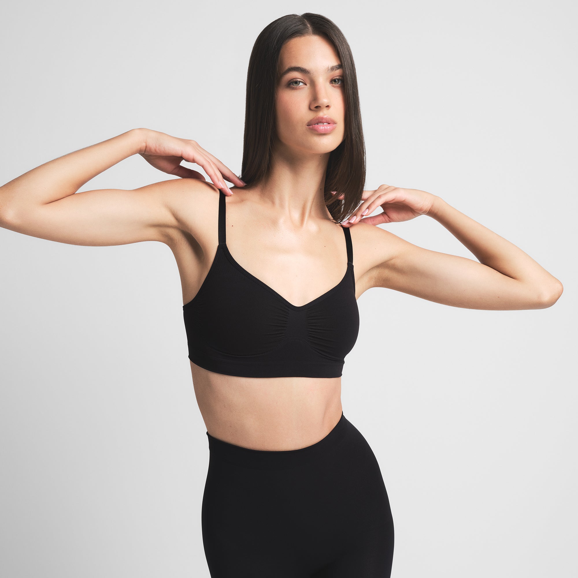 SKIMS SEAMLESS SCULPT BRALETTE | ONYX