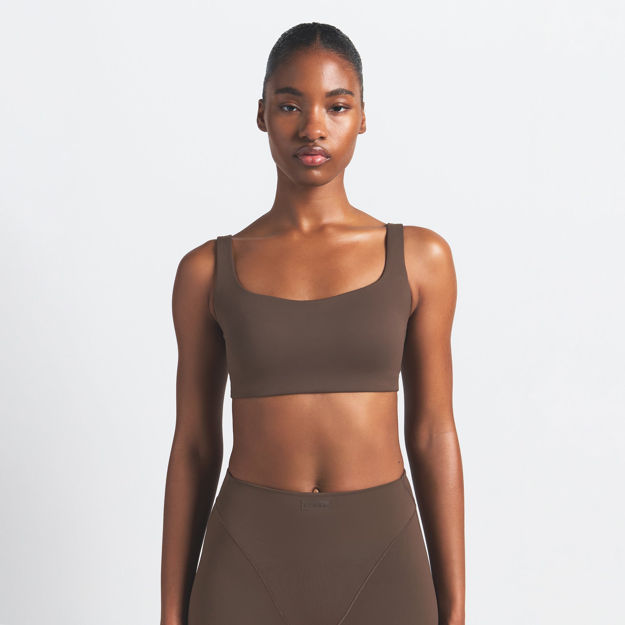 NikeSKIMS MATTE SCOOP NECK BRA | DARK SEPIA