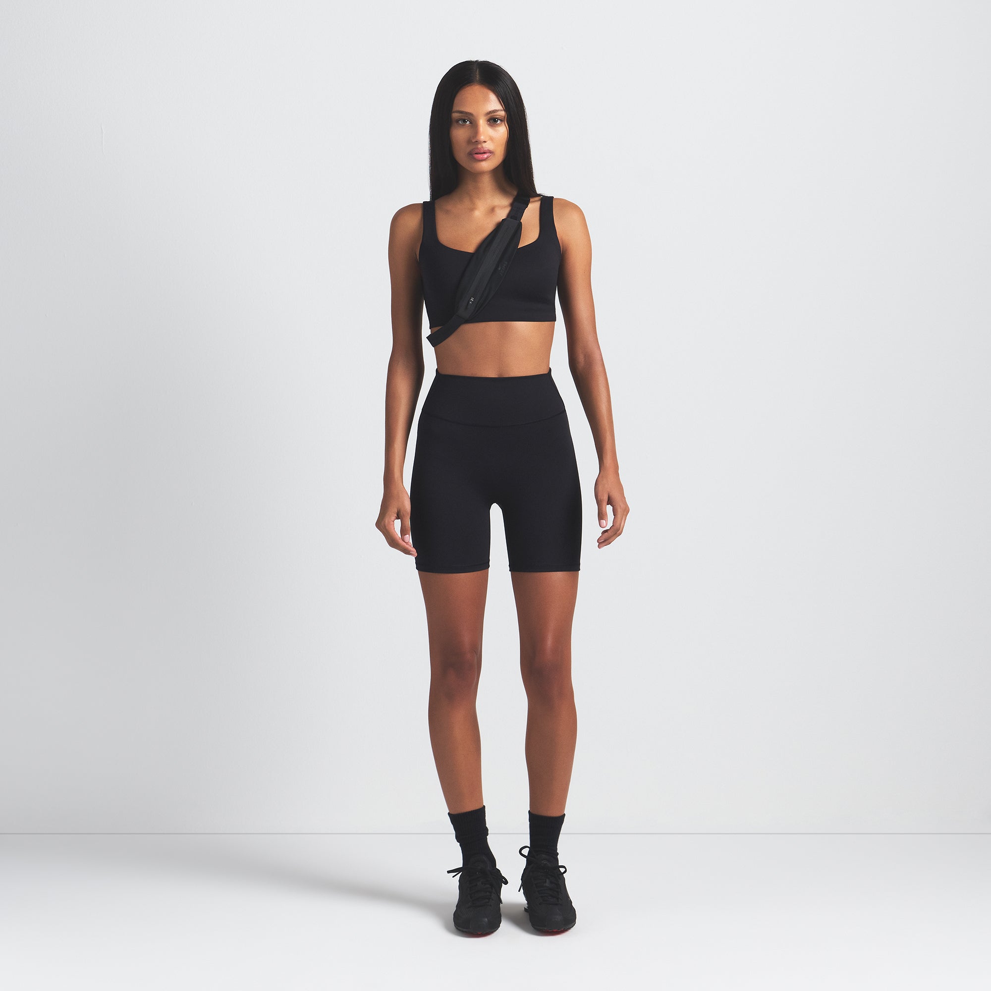 NikeSKIMS MATTE SCOOP NECK BRA | OBSIDIAN