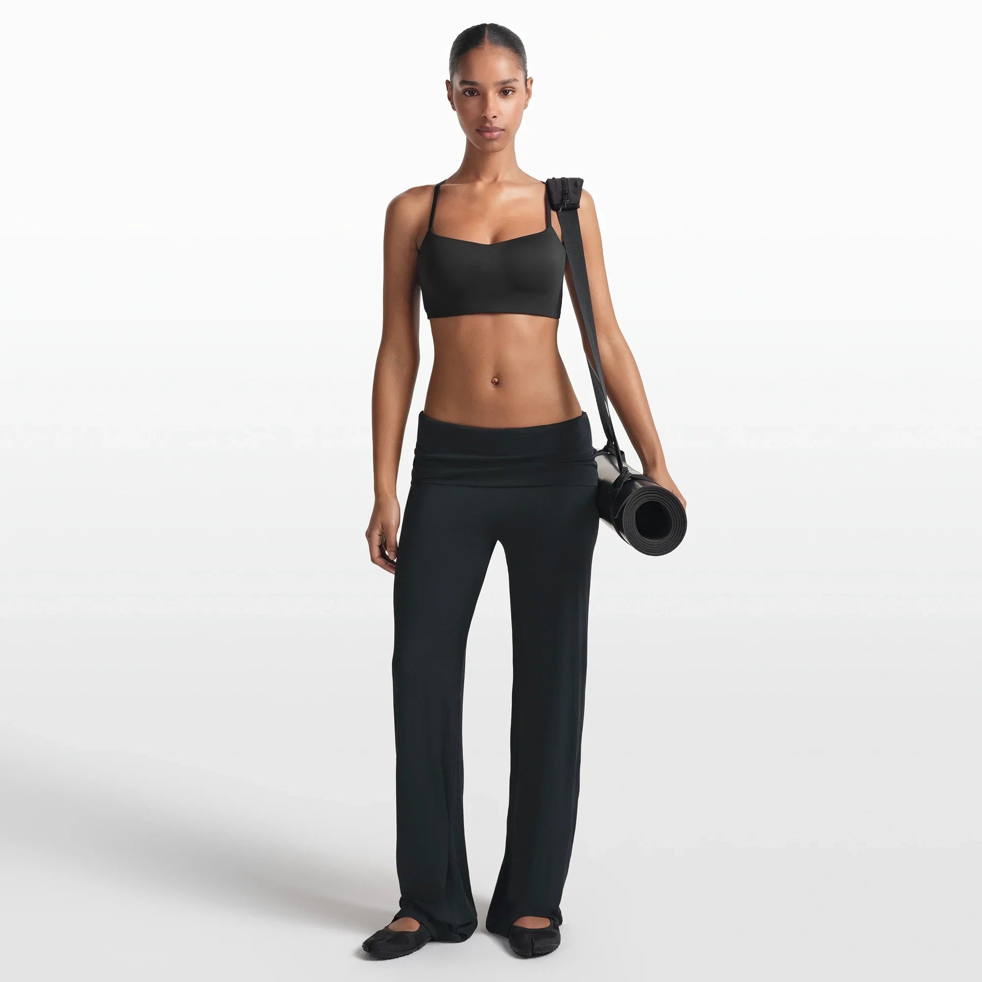 NikeSKIMS MATTE CONTOUR CAMI BRA | OBSIDIAN