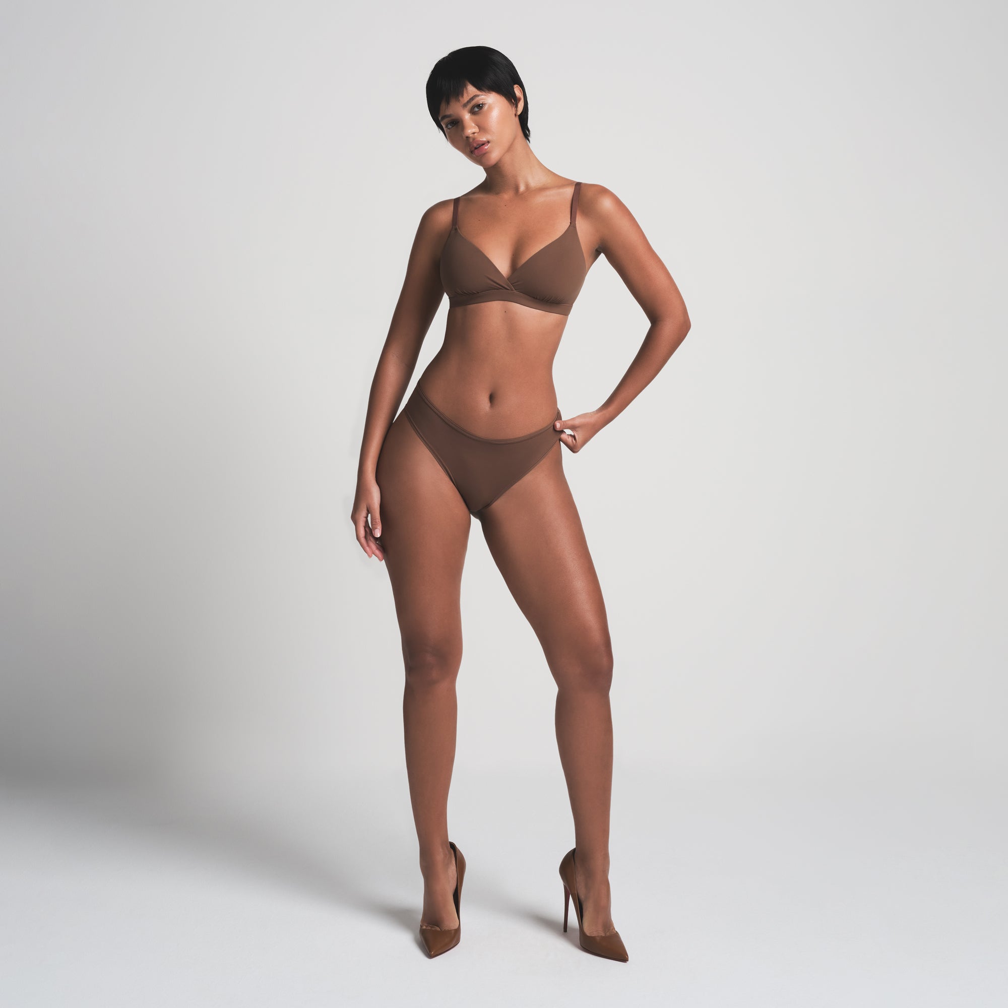 SKIMS FITS EVERYBODY CROSSOVER BRALETTE | JASPER