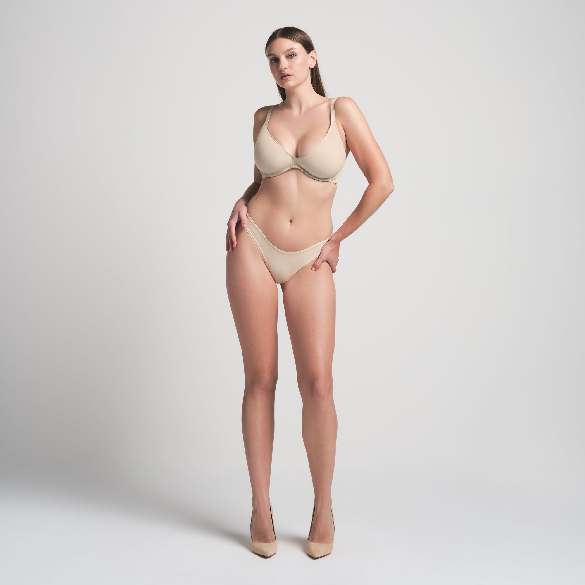 SKIMS WEIGHTLESS SCOOP BRA | SAND