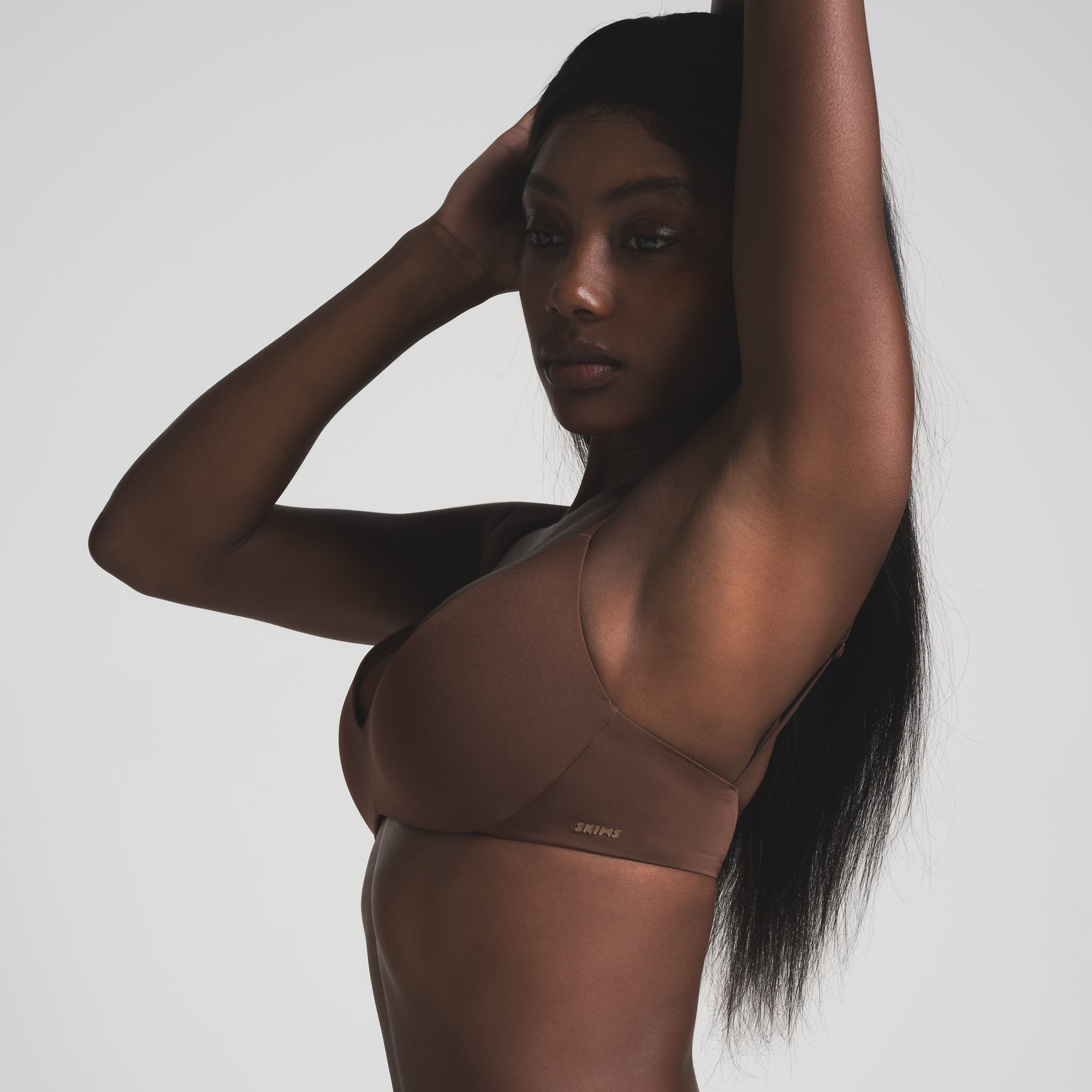 SKIMS WIRELESS FORM PUSH-UP PLUNGE BRA | COCOA