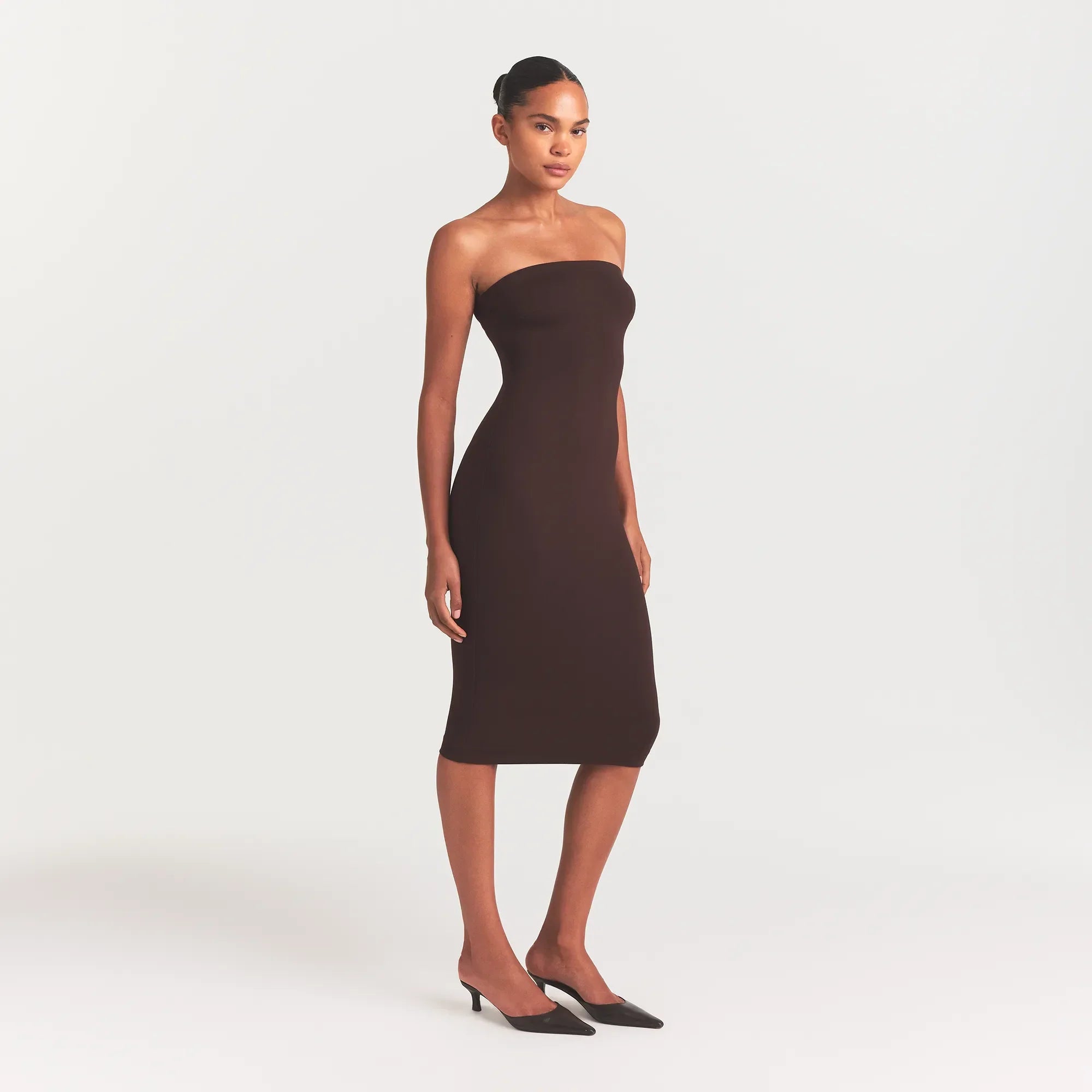 SKIMS THE ESSENTIAL COLLECTION STRAPLESS MIDI DRESS | ESPRESSO