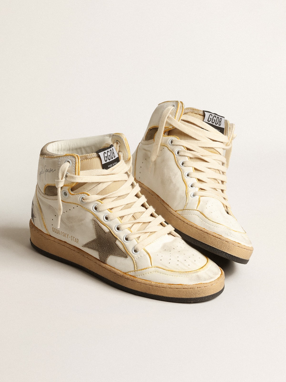 Golden Goose Men’s Sky-Star in white nappa leather with dove-gray suede star
