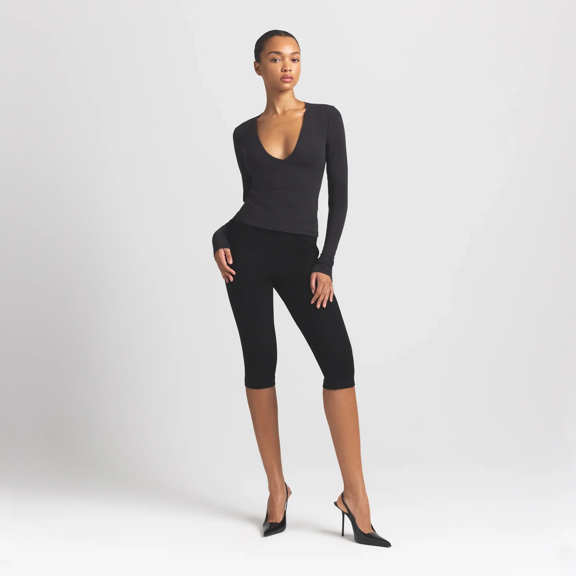 SKIMS COTTON JERSEY LONG SLEEVE PLUNGE TOP | SOOT