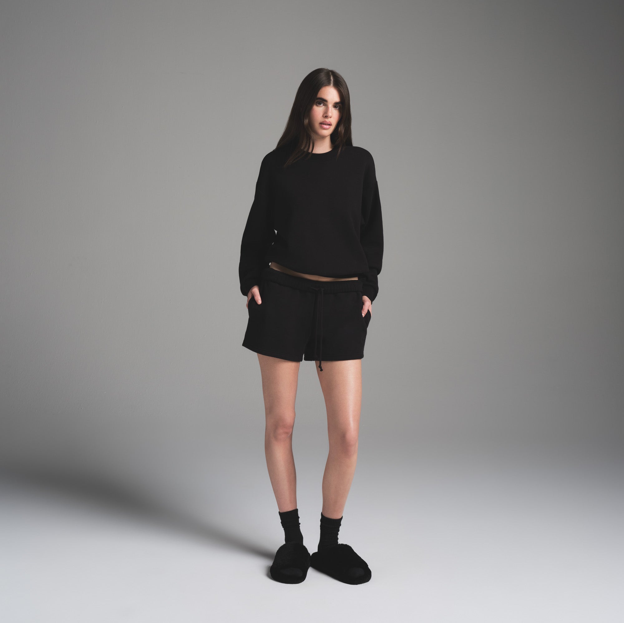 SKIMS COTTON FLEECE CLASSIC CREWNECK | ONYX