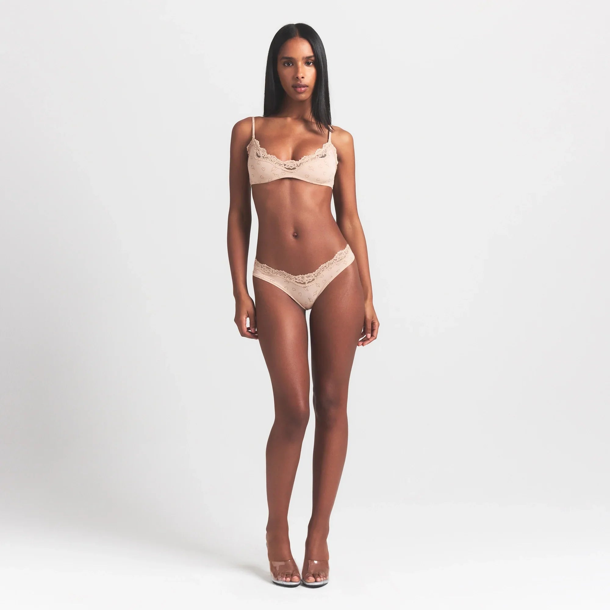 SKIMS FITS EVERYBODY LACE DIPPED THONG | MICA SKETCHED HEARTS