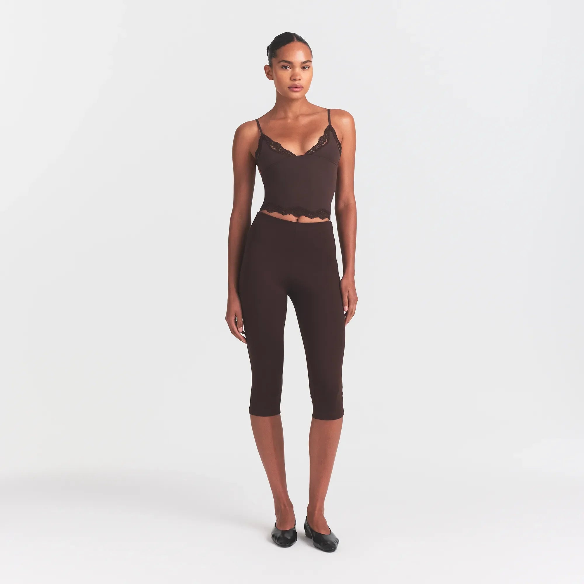 SKIMS THE ESSENTIAL COLLECTION HIGH-WAISTED CAPRI | ESPRESSO