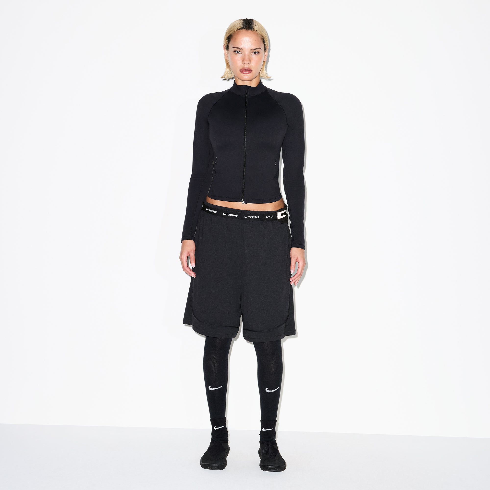 NikeSKIMS AIRY RELAXED SHORT | OBSIDIAN