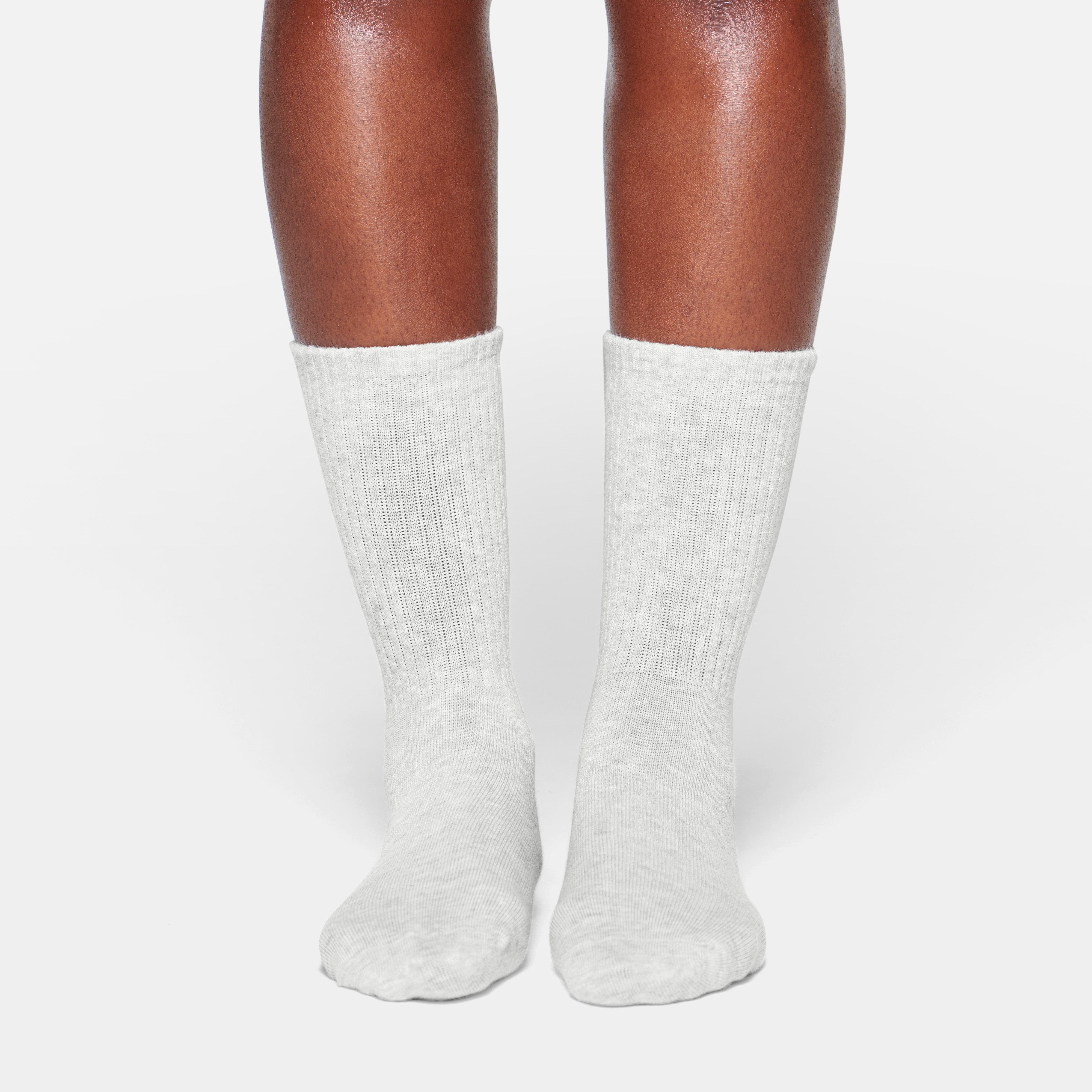 SKIMS RIBBED CREW SOCK | LIGHT HEATHER GREY