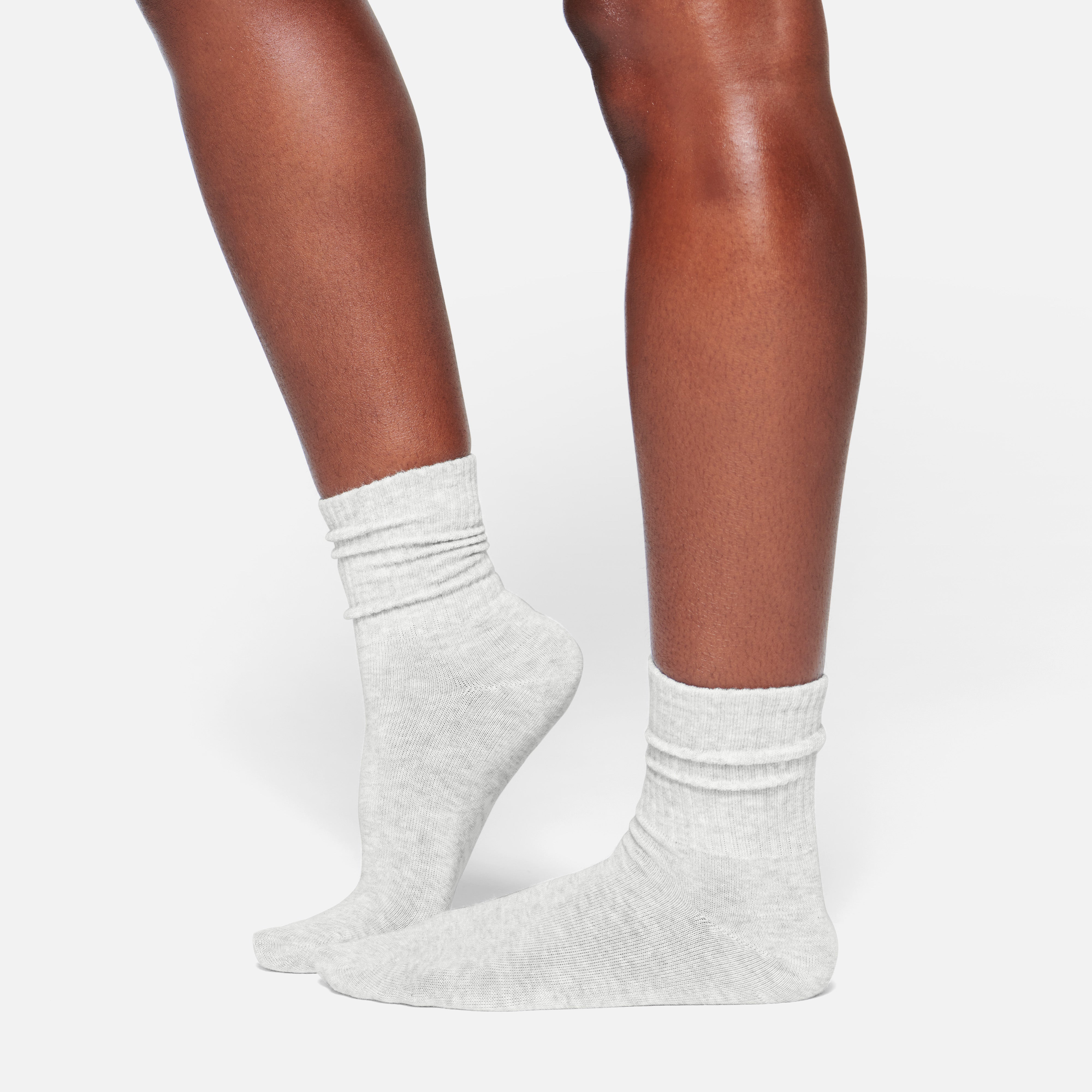 SKIMS RIBBED CREW SOCK | LIGHT HEATHER GREY