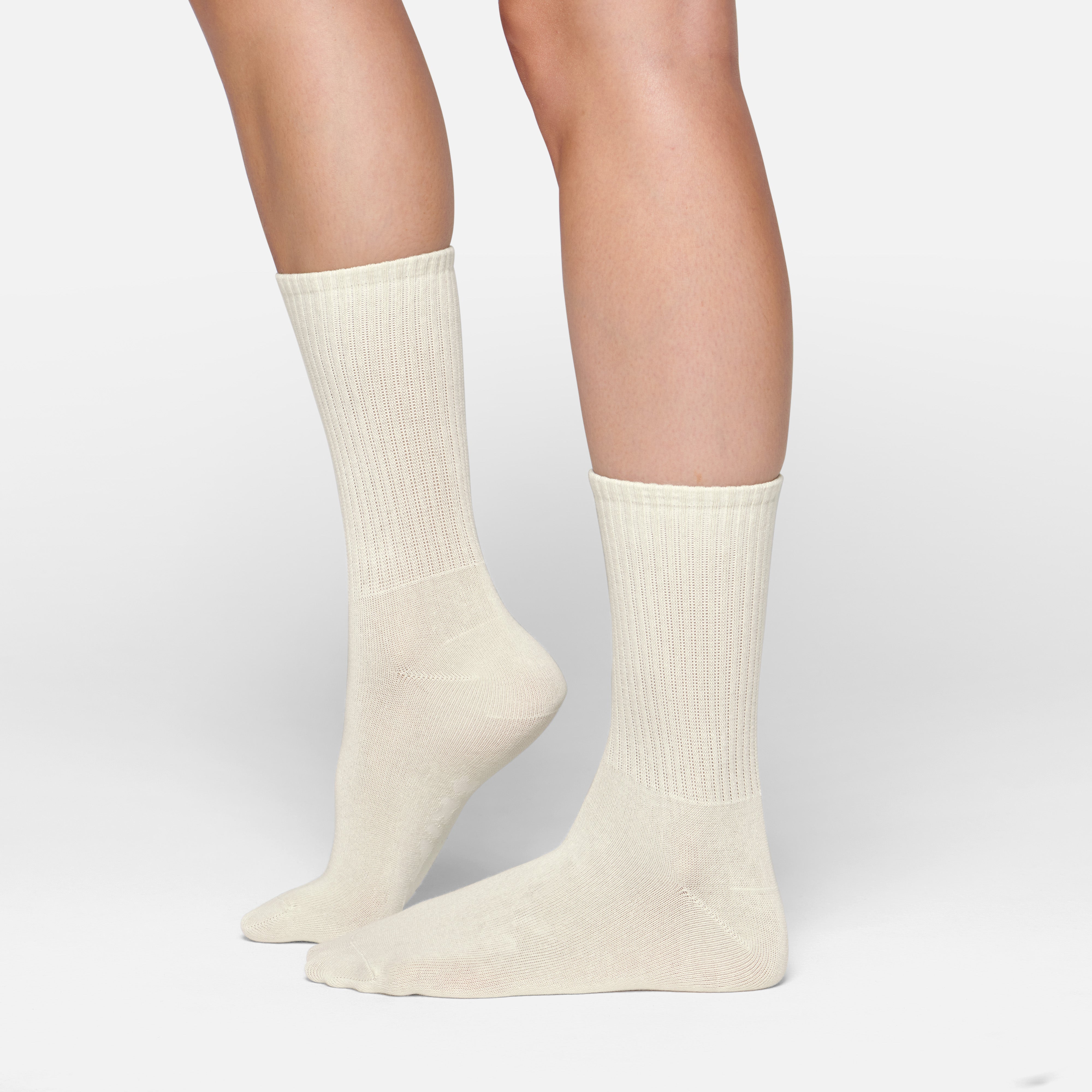 SKIMS RIBBED CREW SOCK | BONE