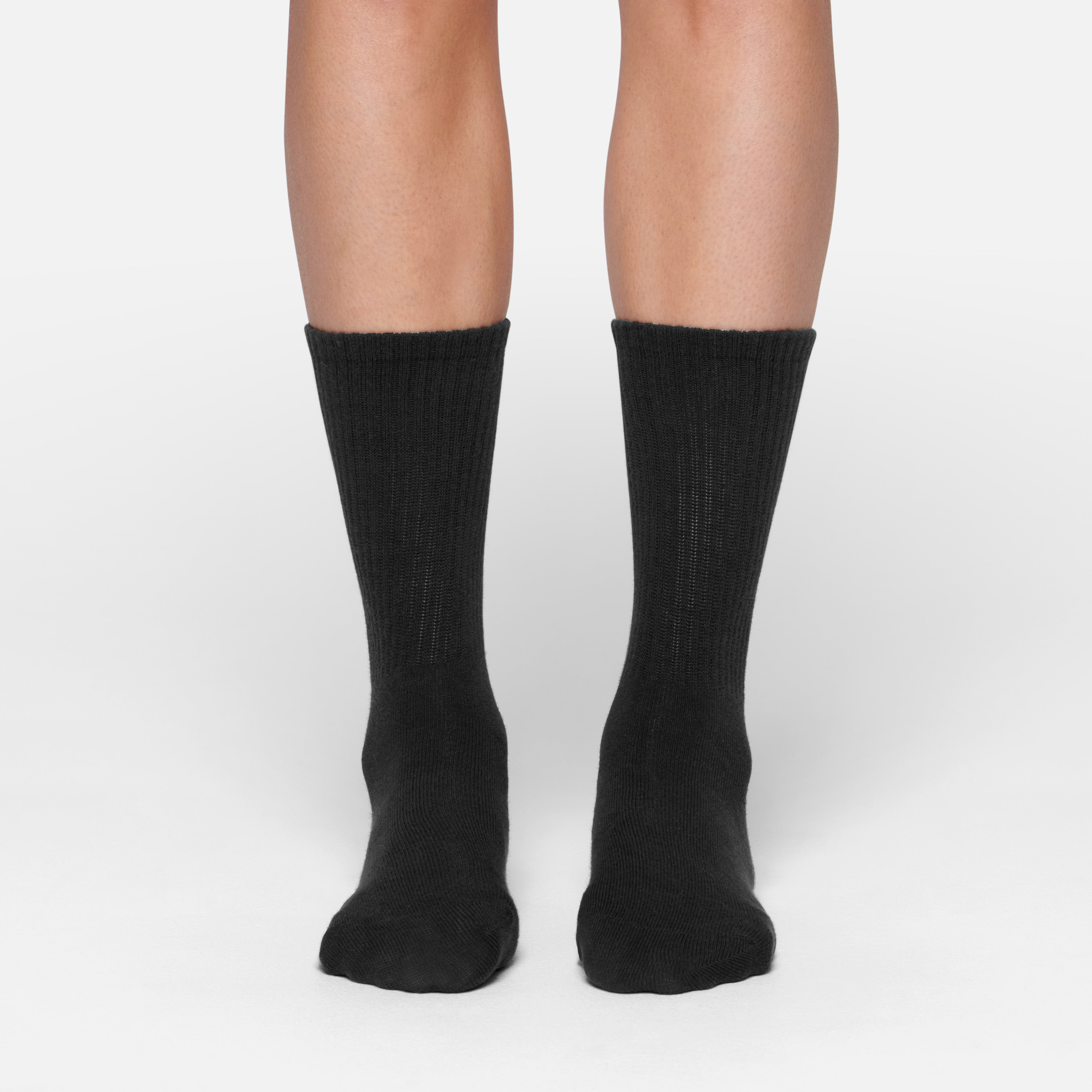 SKIMS RIBBED CREW SOCK | SOOT