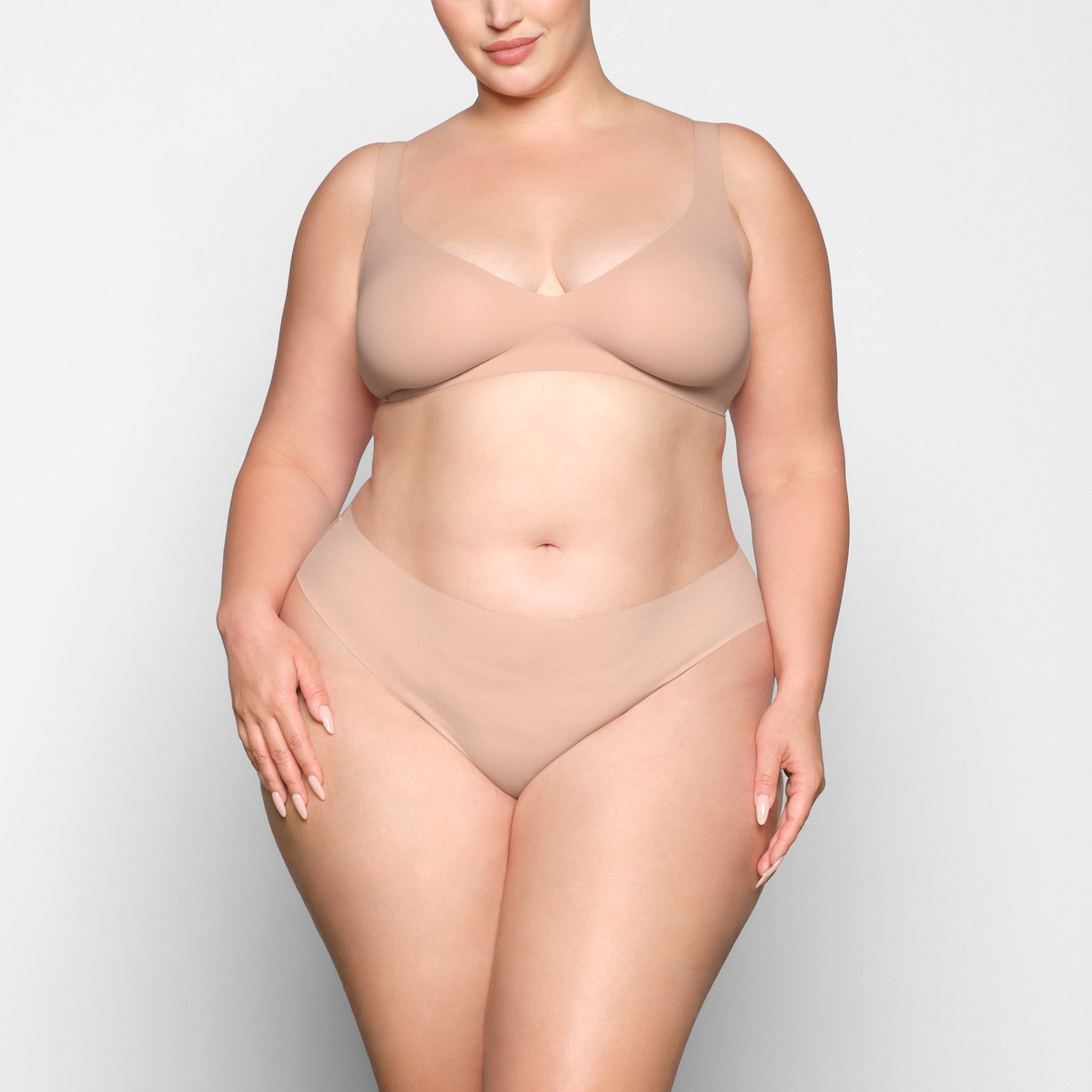 SKIMS NAKED PLUNGE BRALETTE | MICA