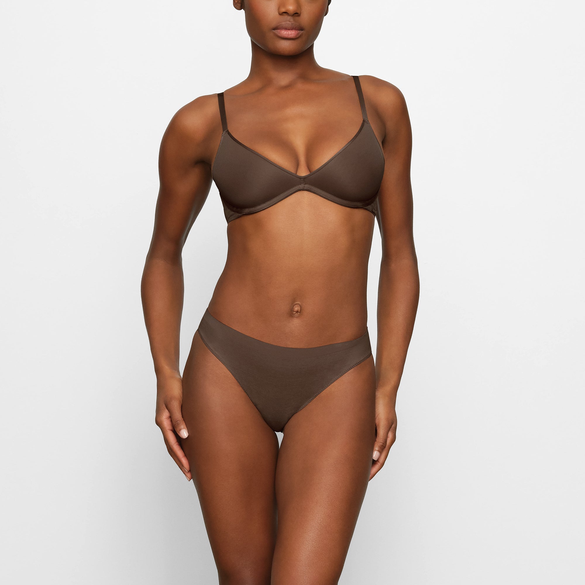 SKIMS WEIGHTLESS SCOOP BRA | ESPRESSO