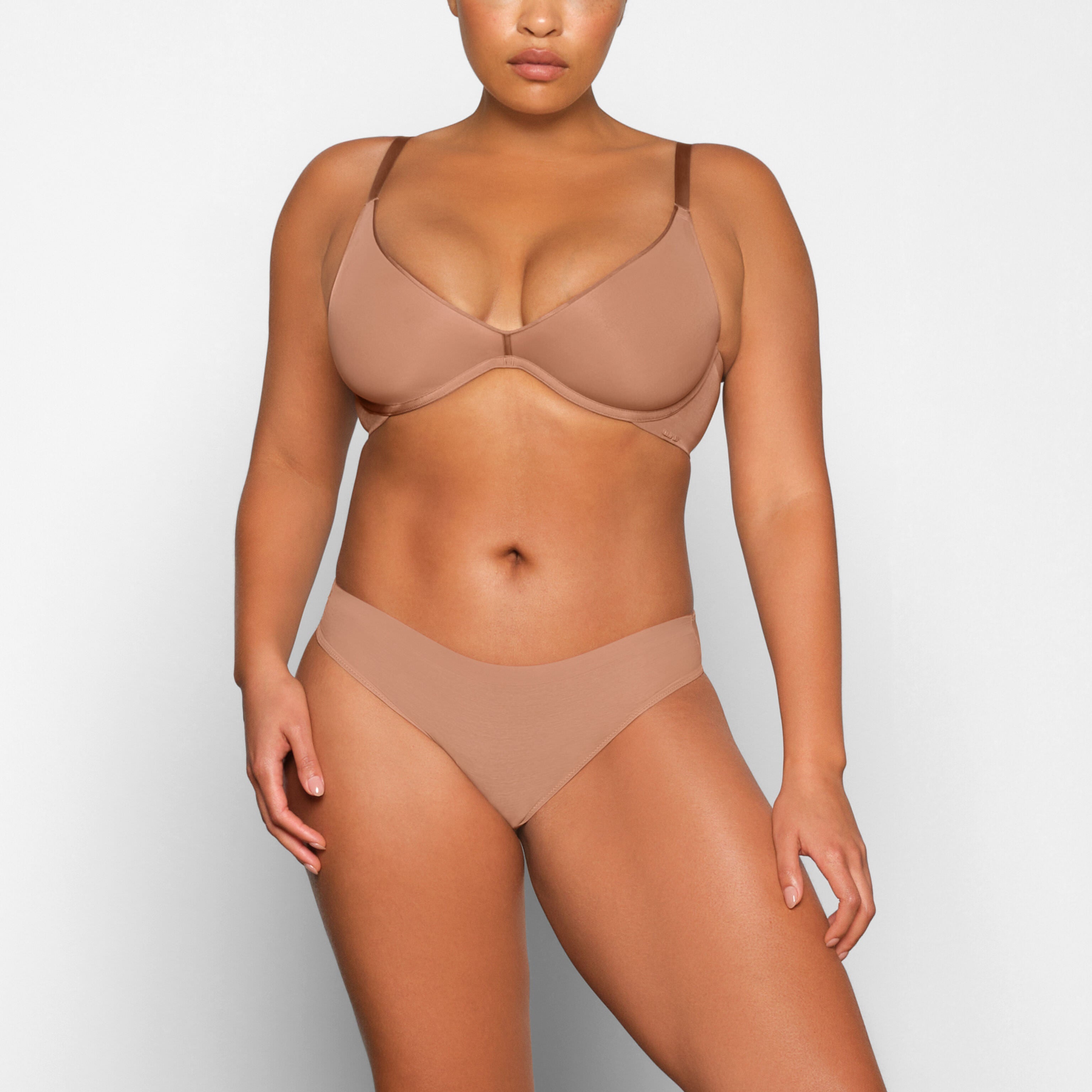 SKIMS WEIGHTLESS SCOOP BRA | SIENNA