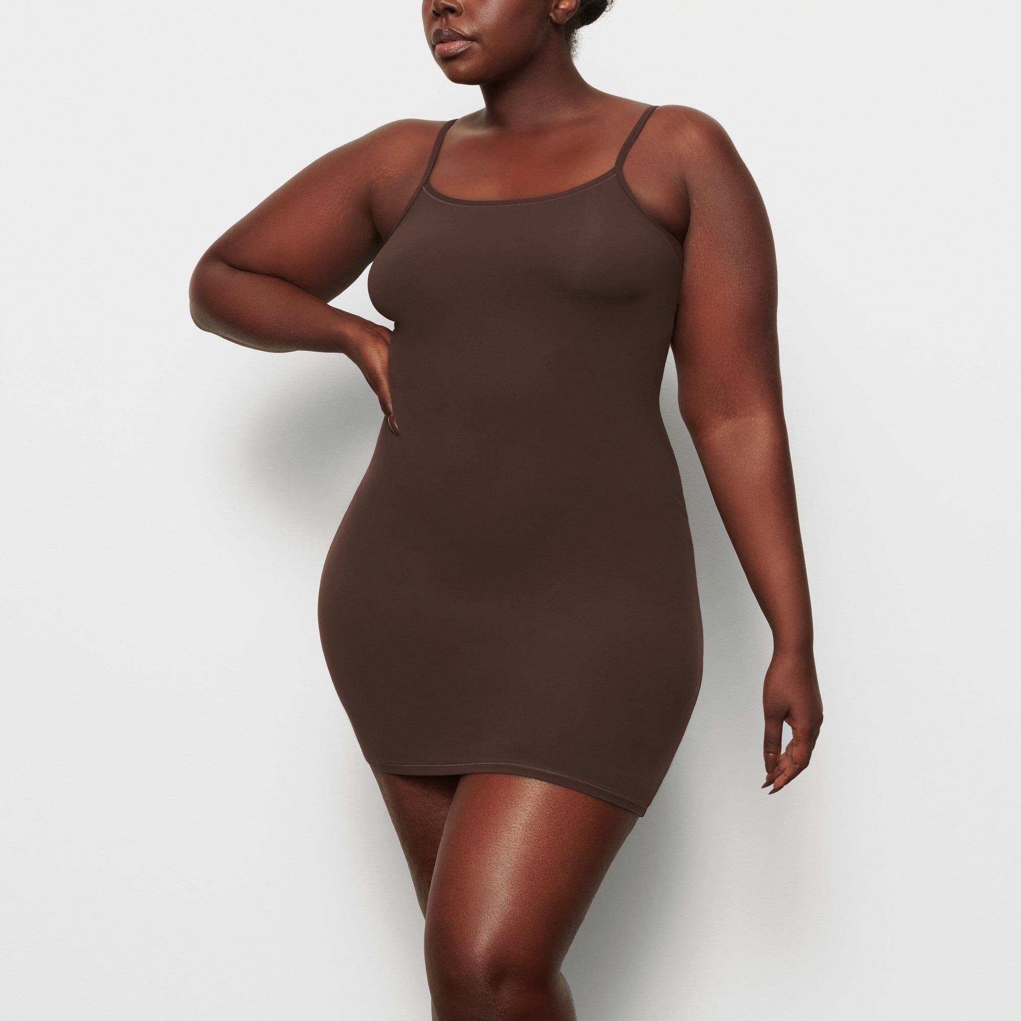 SKIMS FITS EVERYBODY SLIP DRESS | COCOA