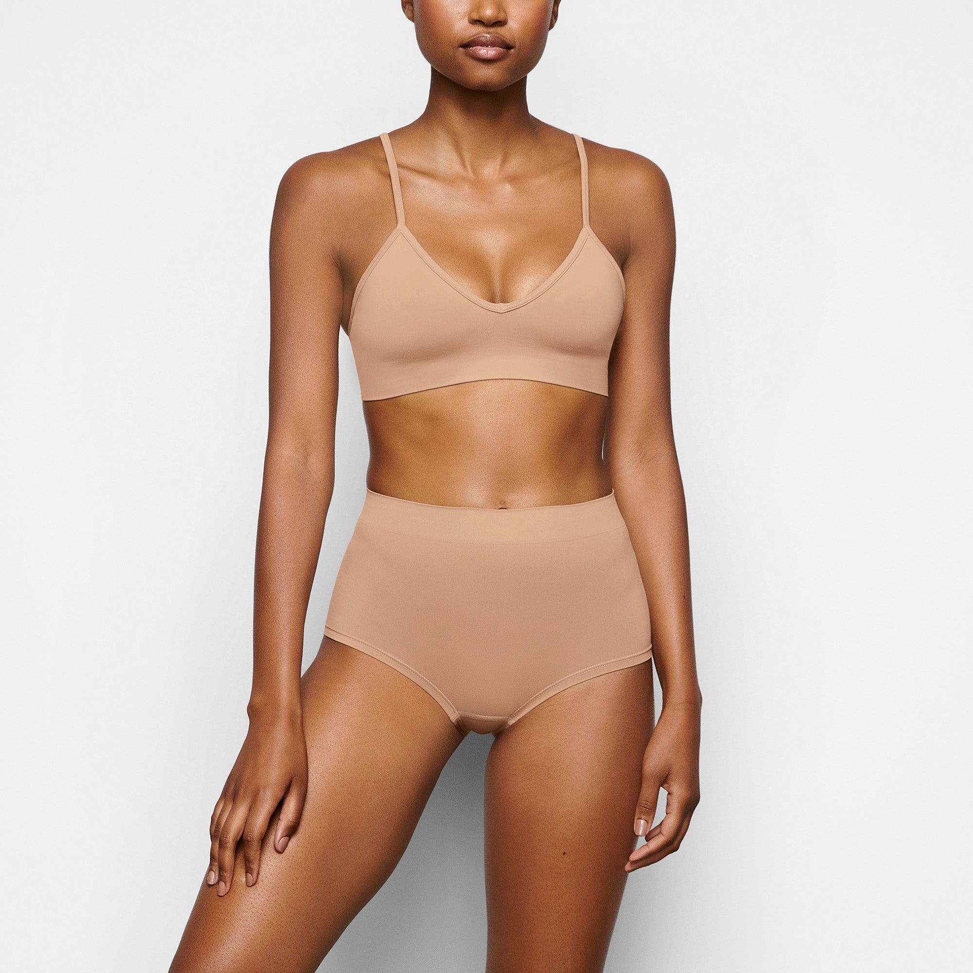 SKIMS SOFT SMOOTHING SEAMLESS BOY SHORT | OCHRE
