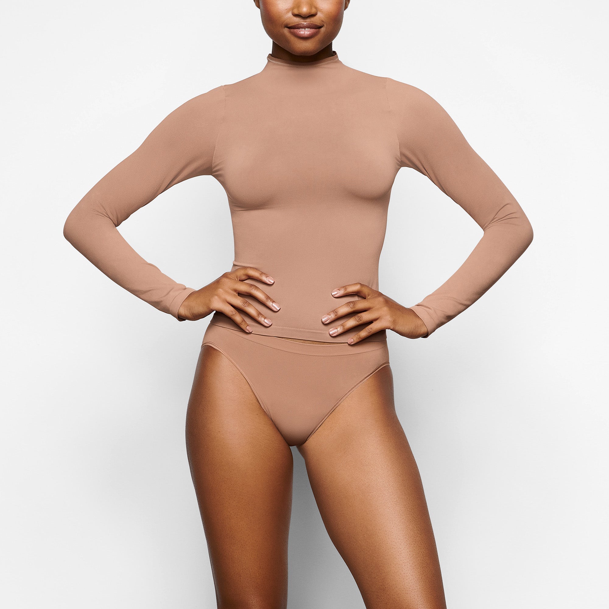 SKIMS SOFT SMOOTHING SEAMLESS BRIEF | SIENNA