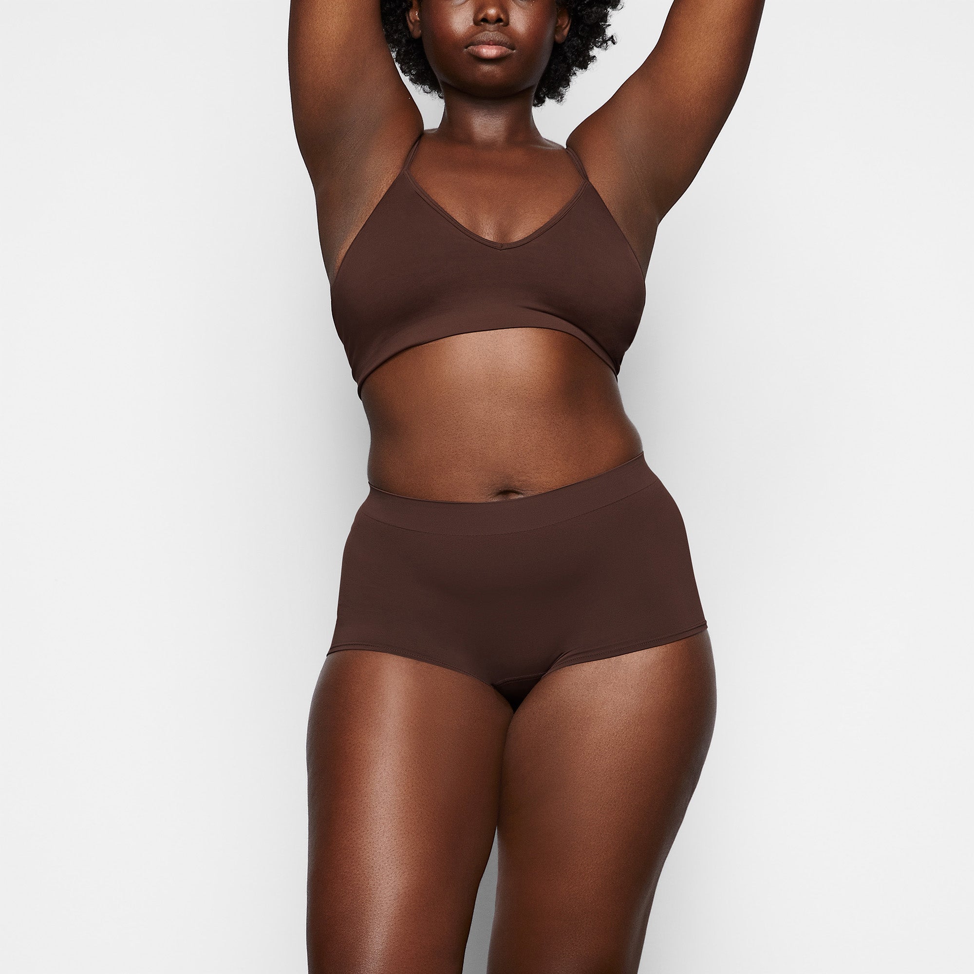 SKIMS SOFT SMOOTHING SEAMLESS BOY SHORT | COCOA