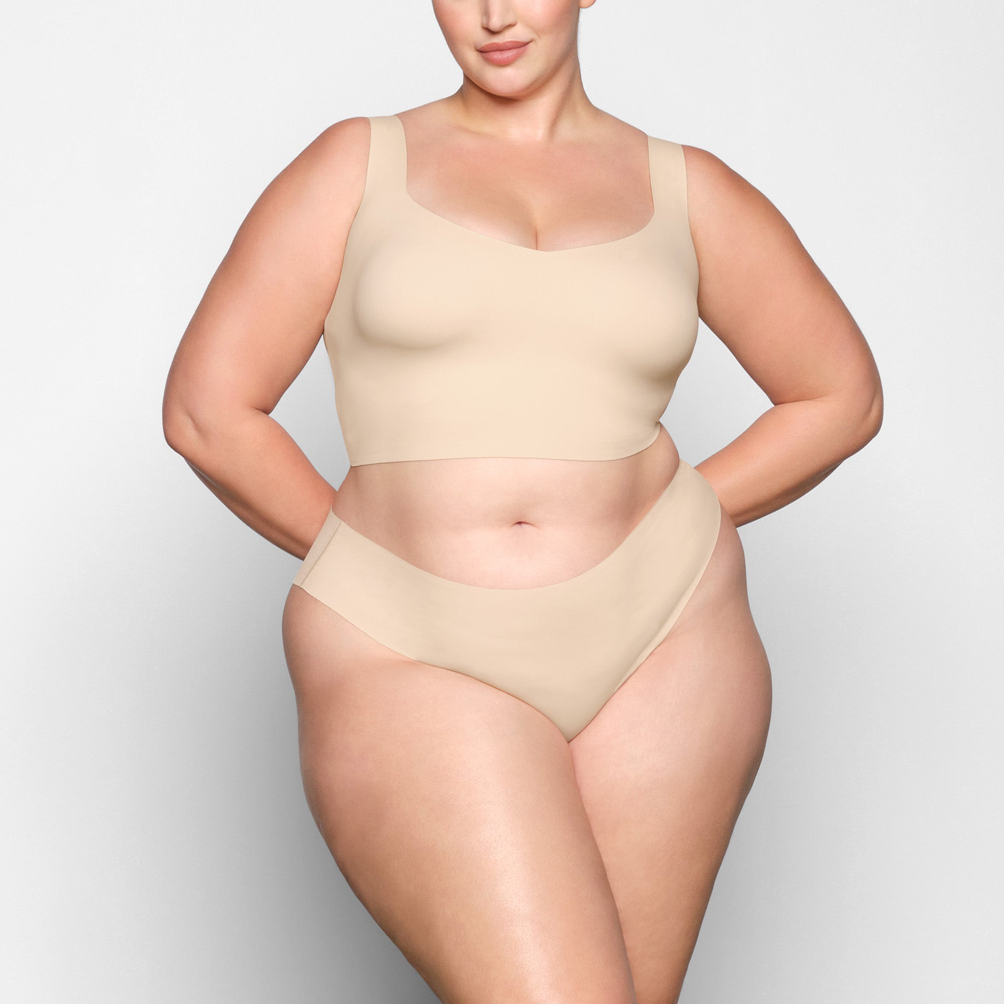 SKIMS NAKED CHEEKY HIPSTER | SAND