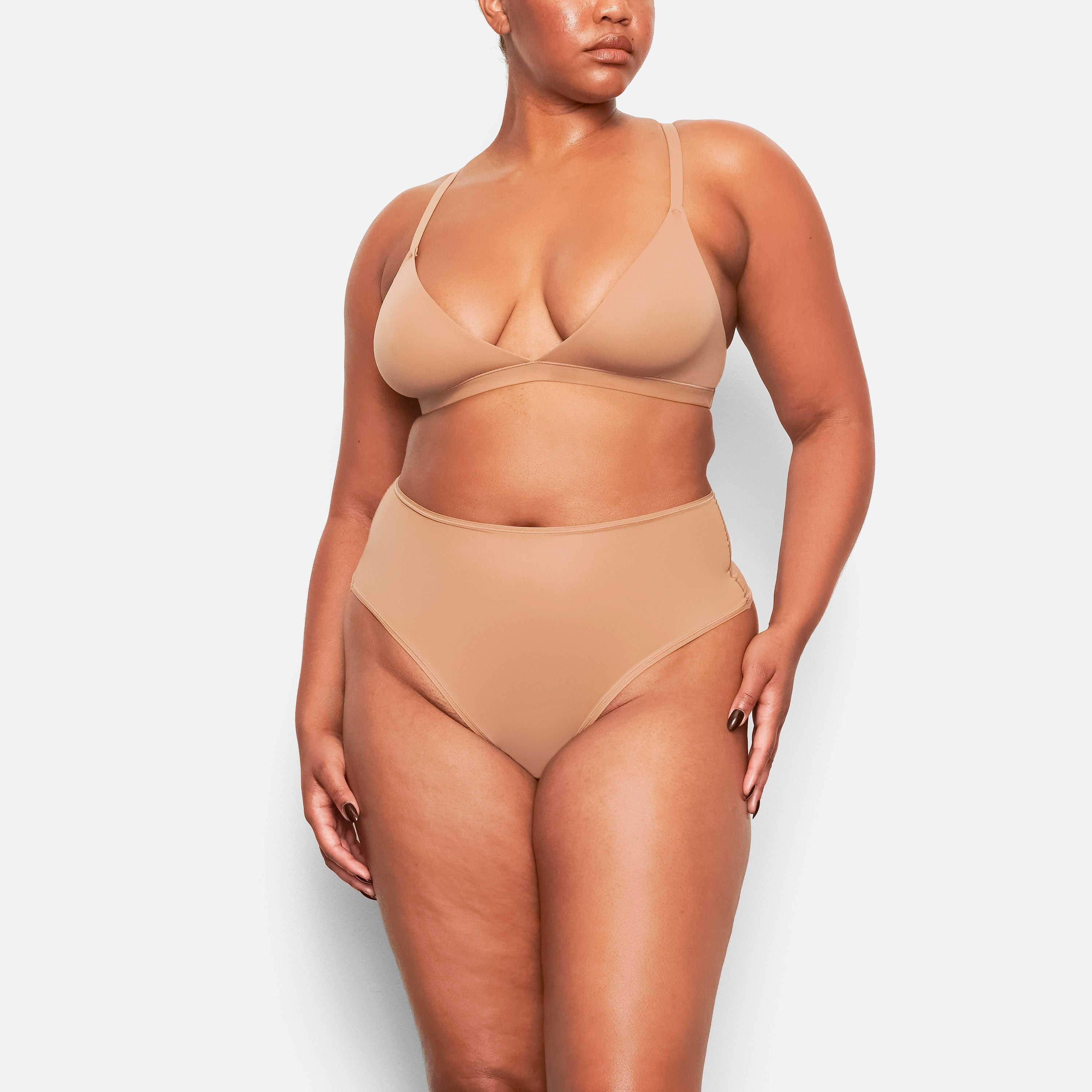 SKIMS FITS EVERYBODY HIGH-WAISTED THONG | SIENNA