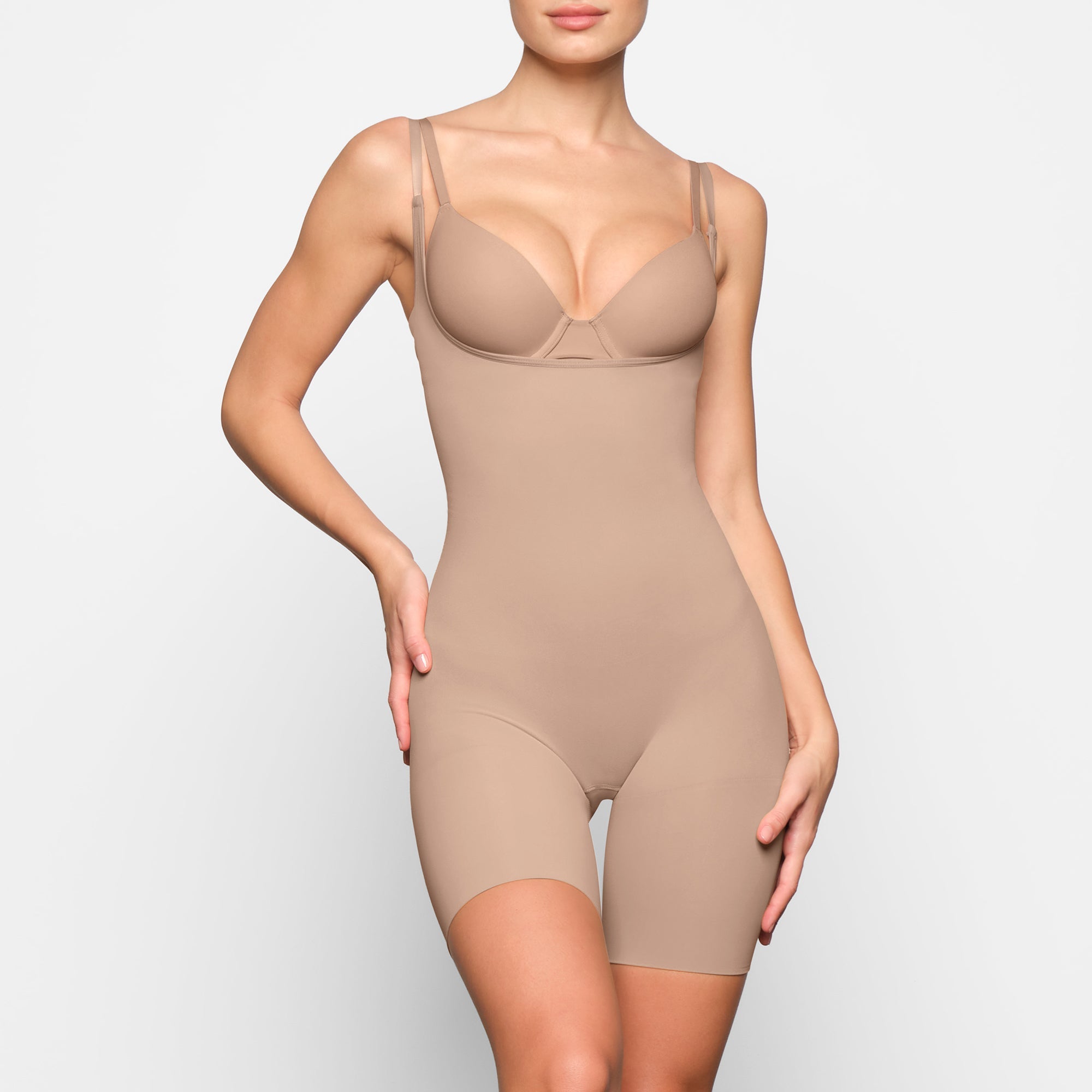 SKIMS SEAMLESS SCULPT BUTT LIFTING OPEN BUST BODYSUIT | CLAY