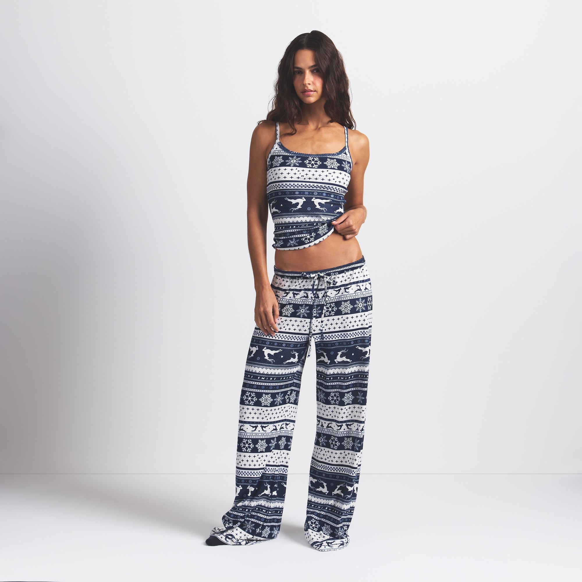 SKIMS LOGO PLUSH POINTELLE CAMI | NAVY DEER FAIR ISLE