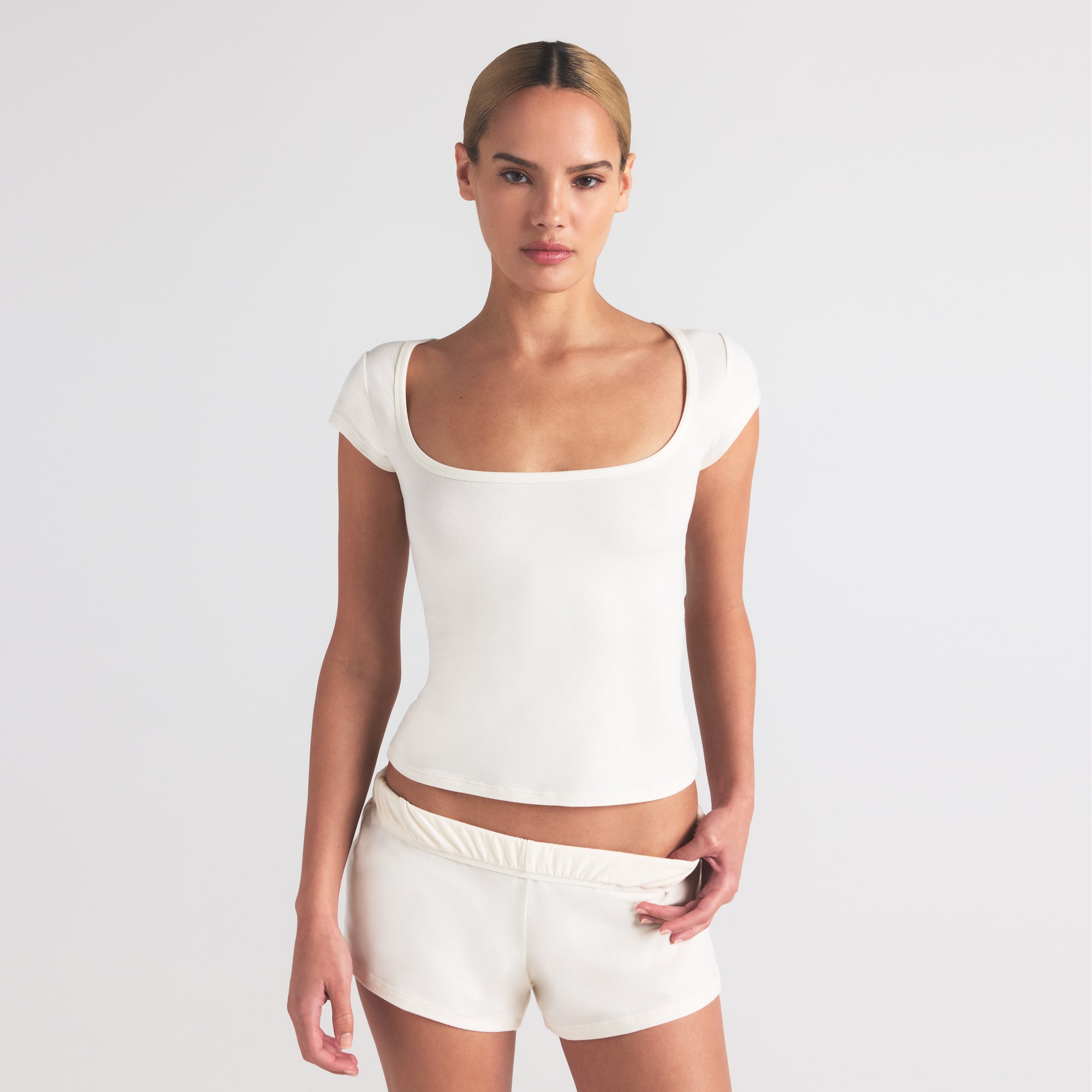 SKIMS COTTON JERSEY SCOOP NECK T-SHIRT | MARBLE