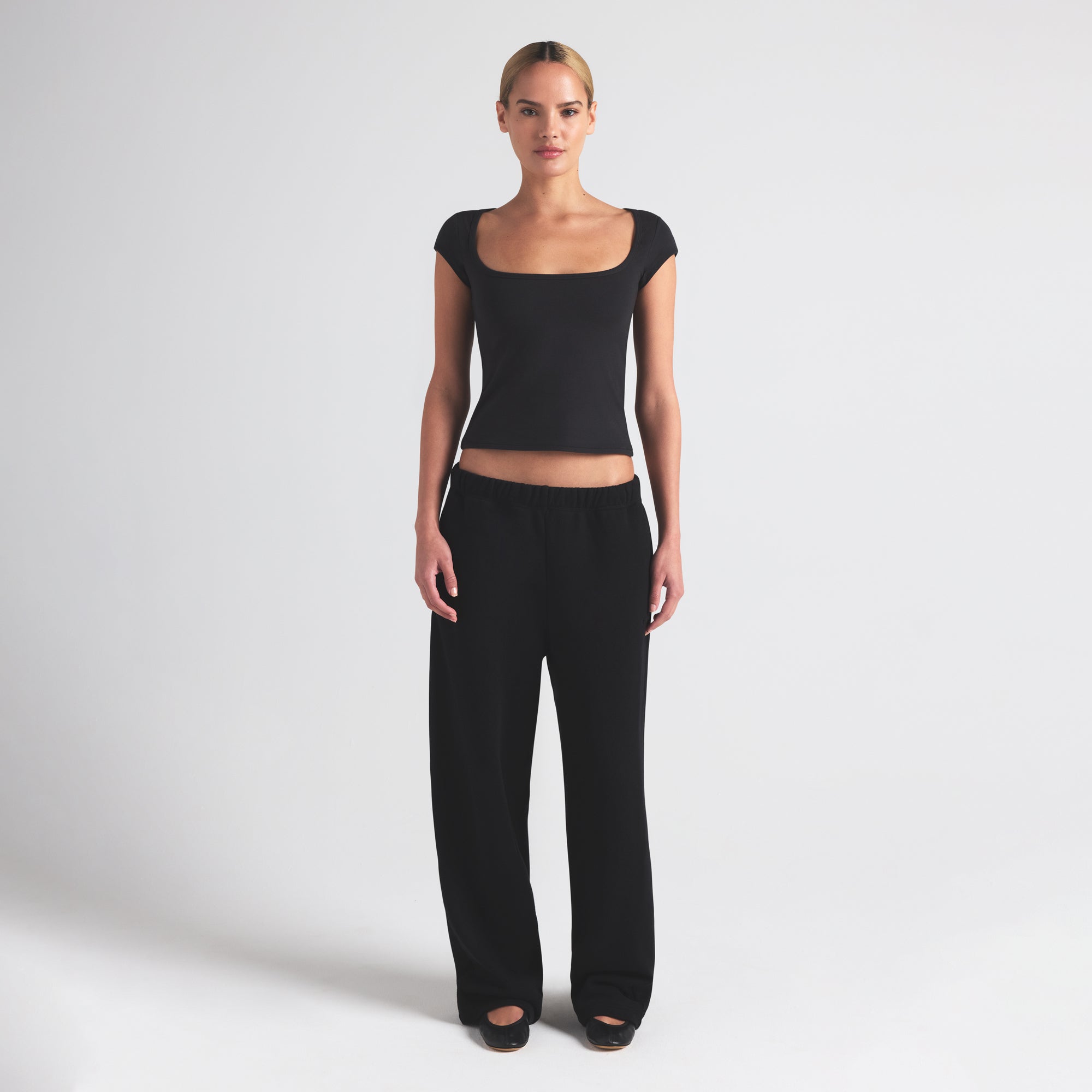 SKIMS COTTON JERSEY SCOOP NECK T-SHIRT | SOOT