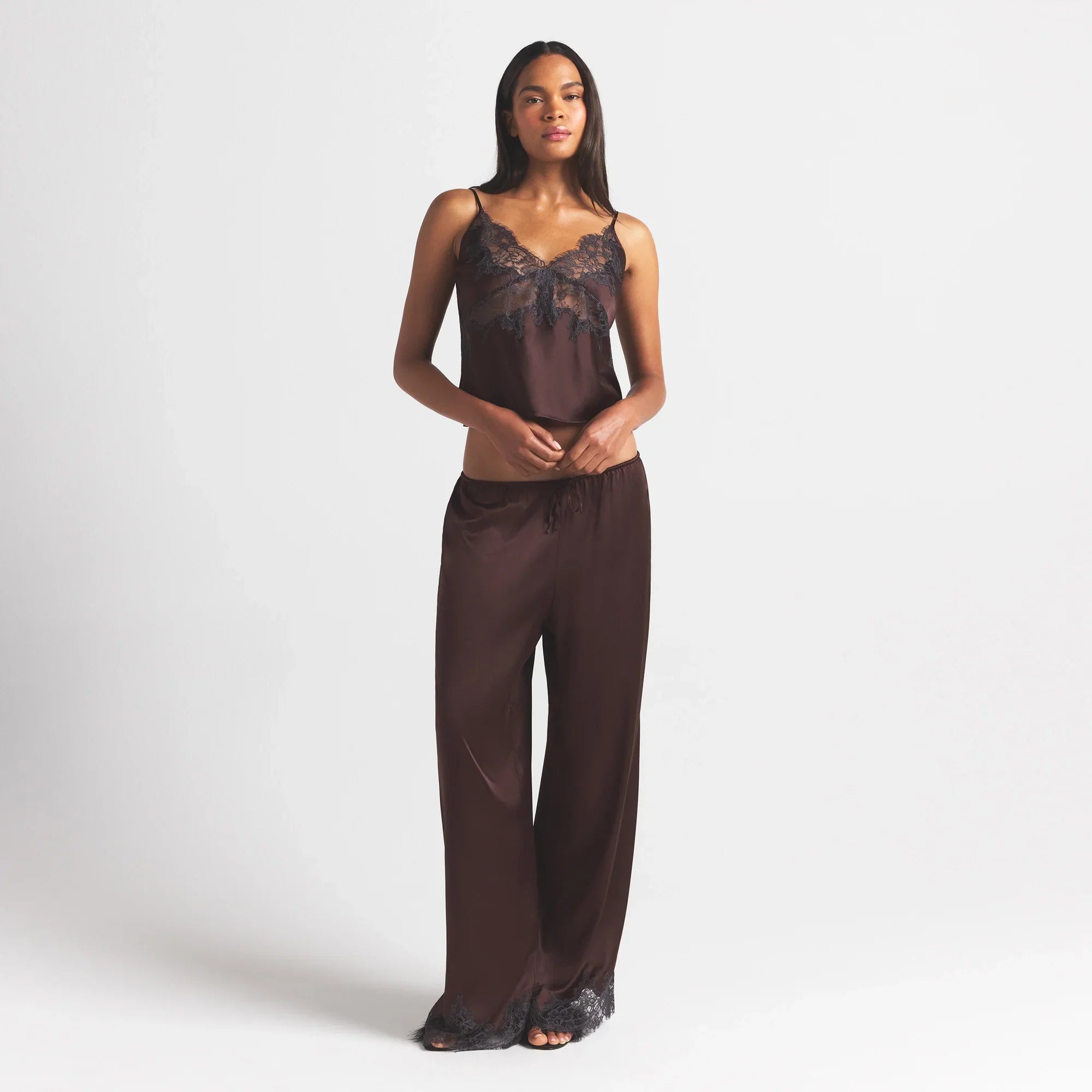 SKIMS SILK LACE CAMI | ESPRESSO CONTRAST