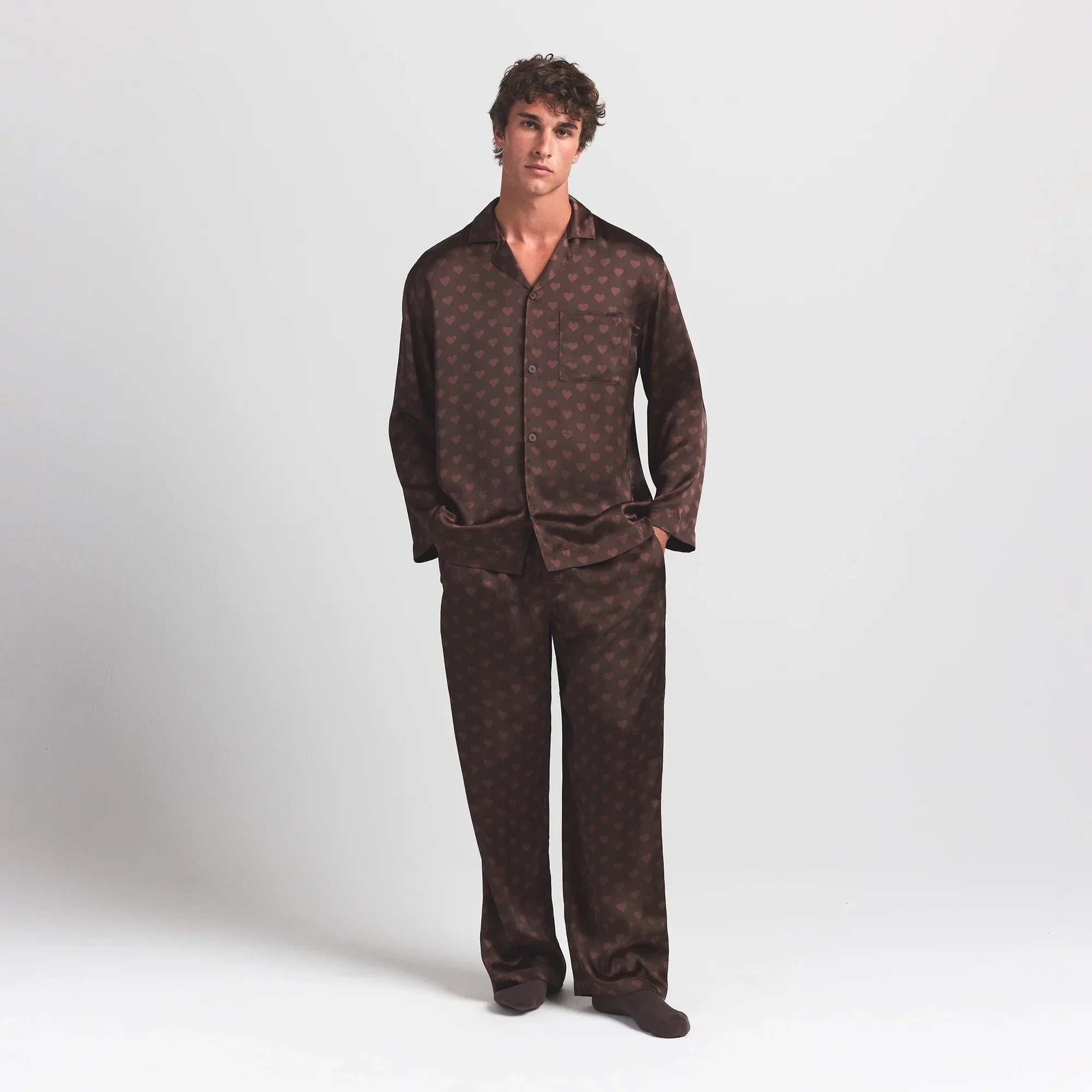 SKIMS SATEEN SLEEP MENS LONG SLEEP SET | COCOA HEART HALFDROP