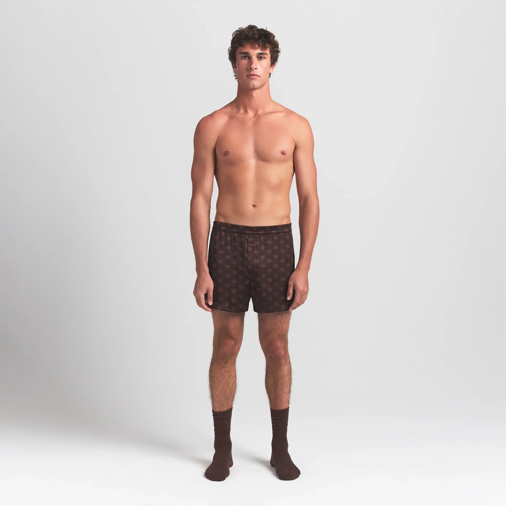 SKIMS SATEEN SLEEP MENS 3" BOXER SHORT | COCOA HEART HALFDROP