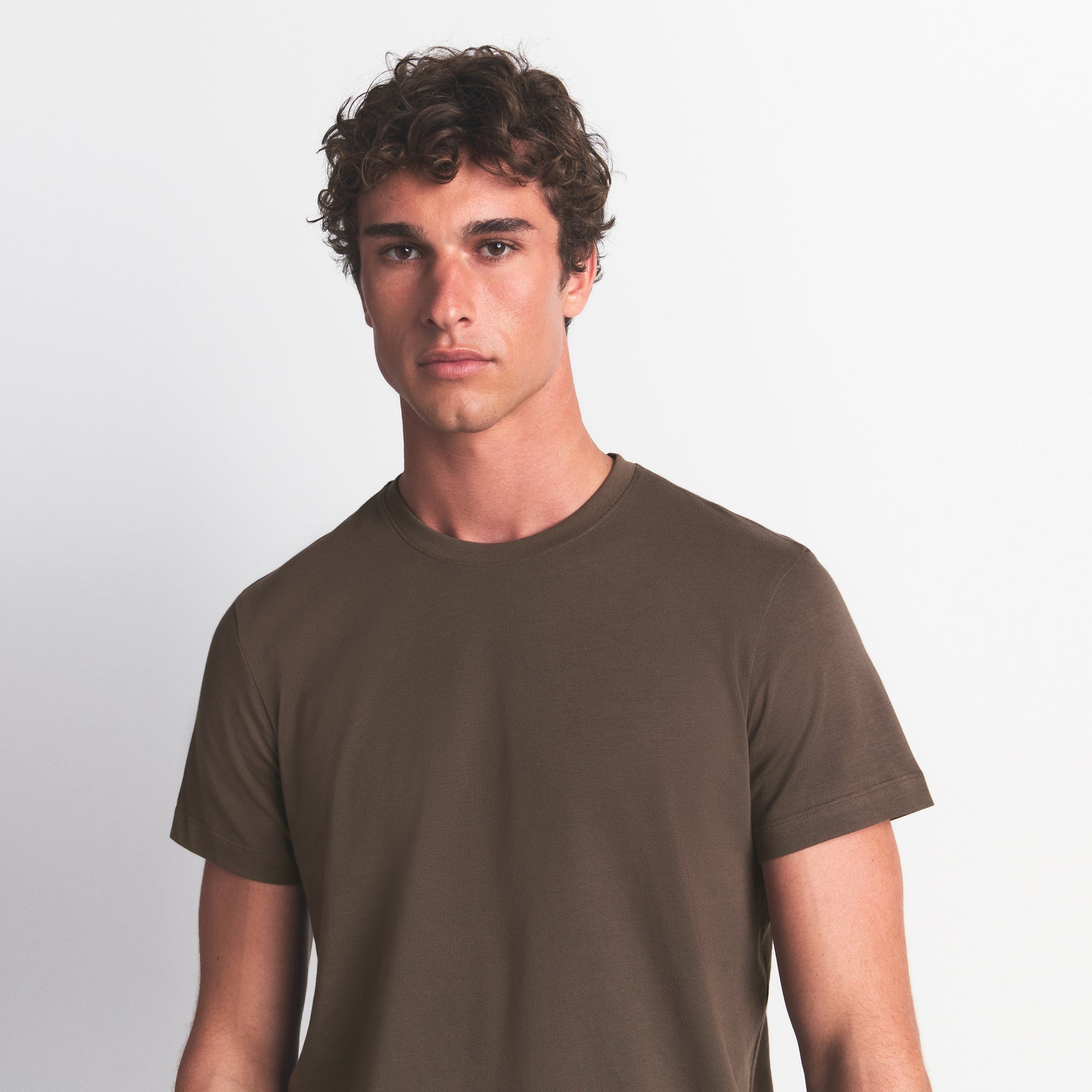 SKIMS COTTON MENS CLASSIC T-SHIRT | DRIFTWOOD